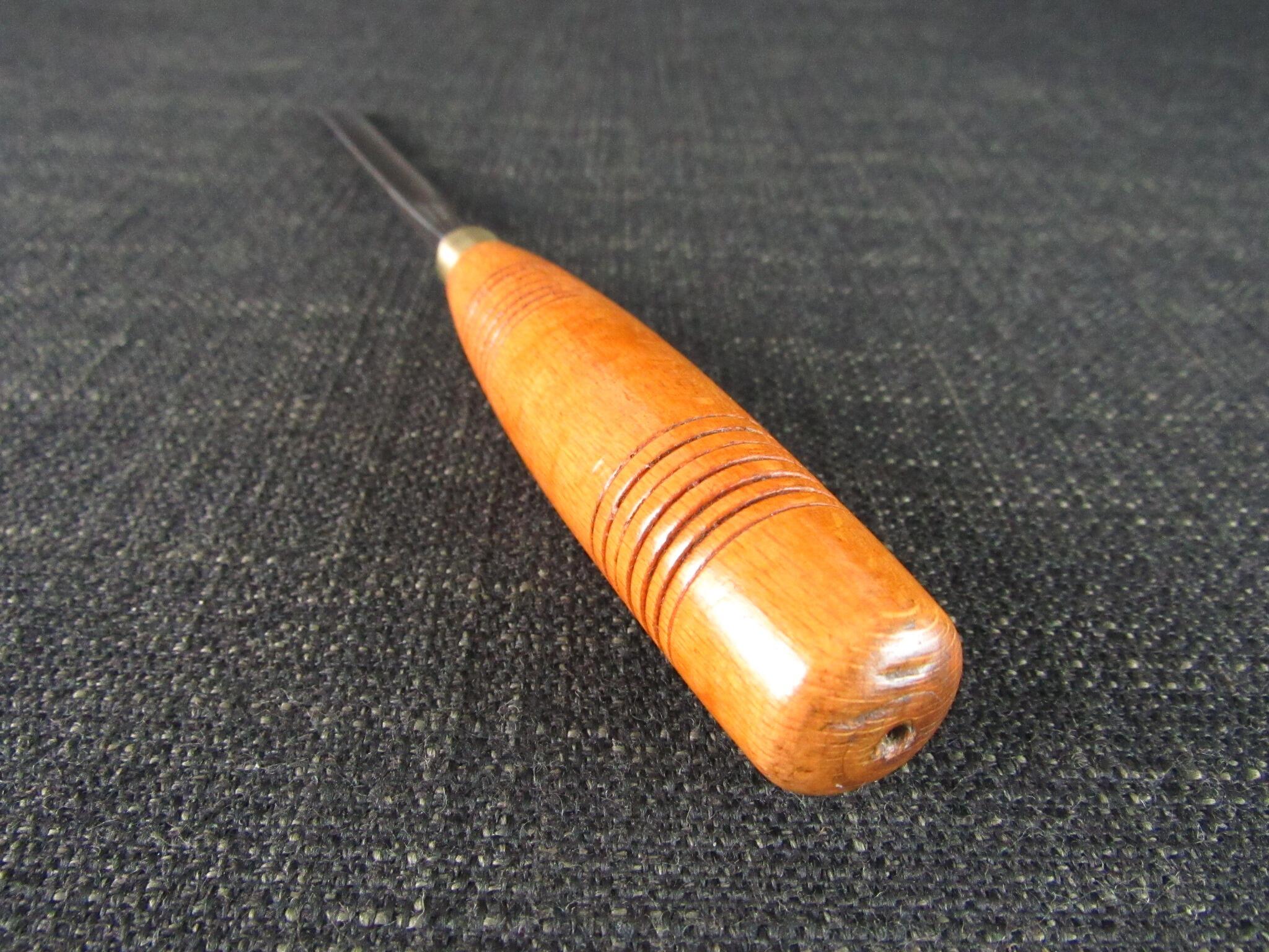 JB ADDIS 5/16 inch No 7 Carving Gouge