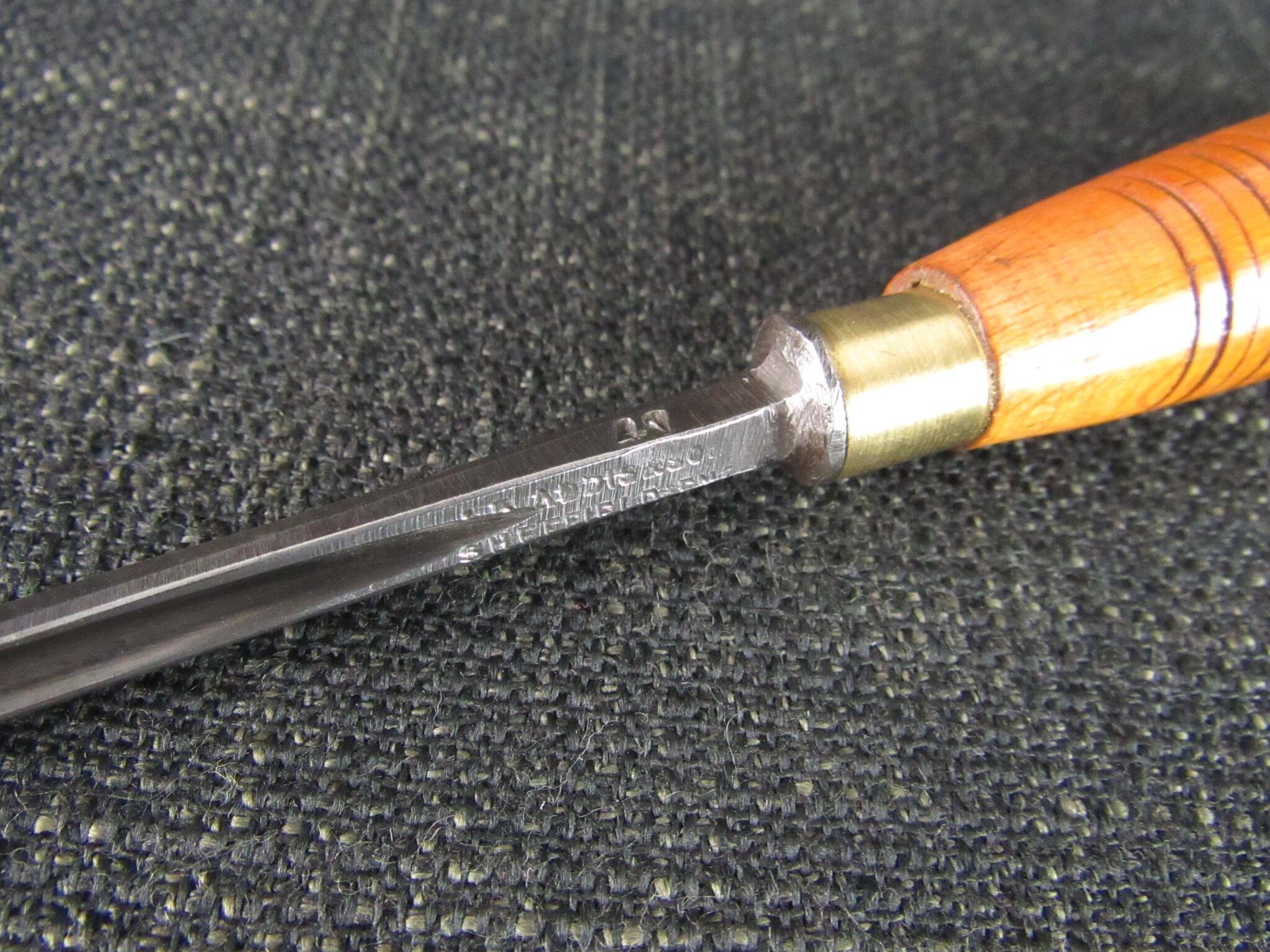 JB ADDIS 3/16 inch No 41 V Carving Tool