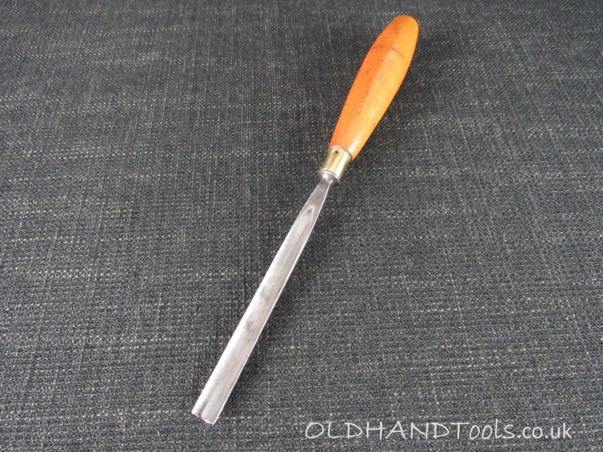 HENRY TAYLOR 3/8 inch Straight Carving Gouge - No 7 Sweep