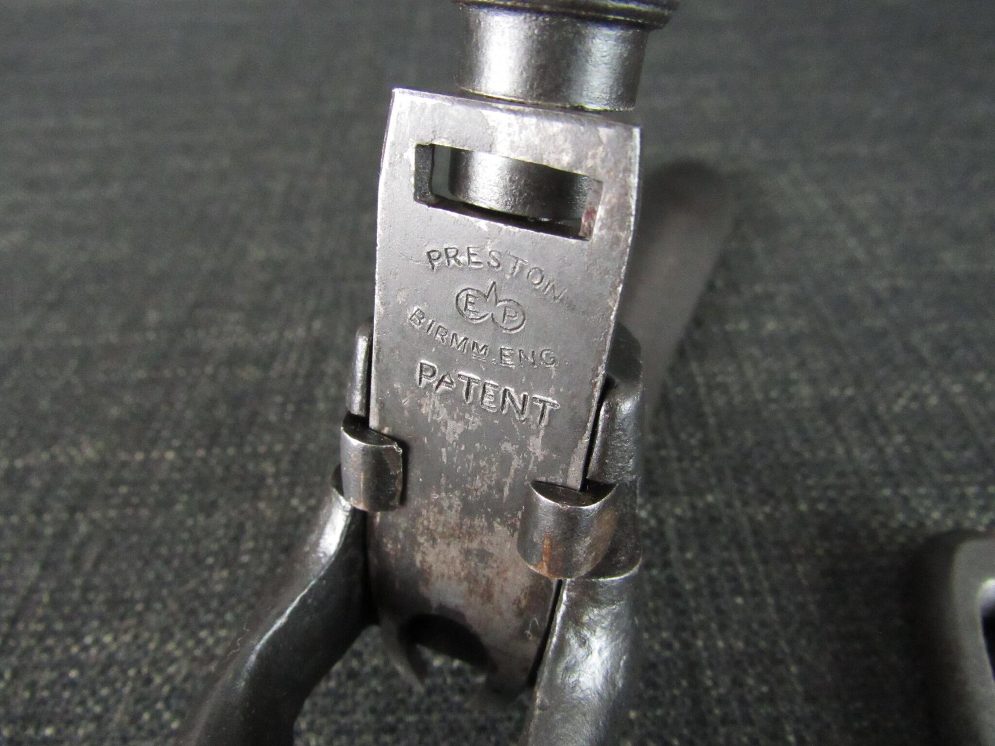 PRESTON Quirk Router