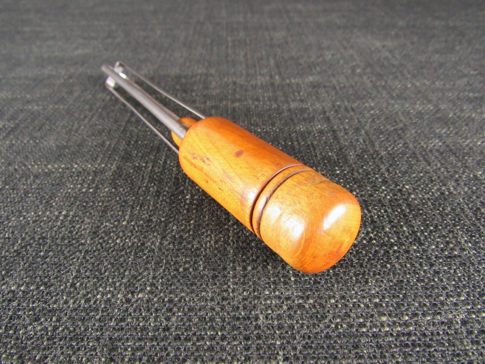 Prov Pat 21672/10 HINDES Hair Curler ???