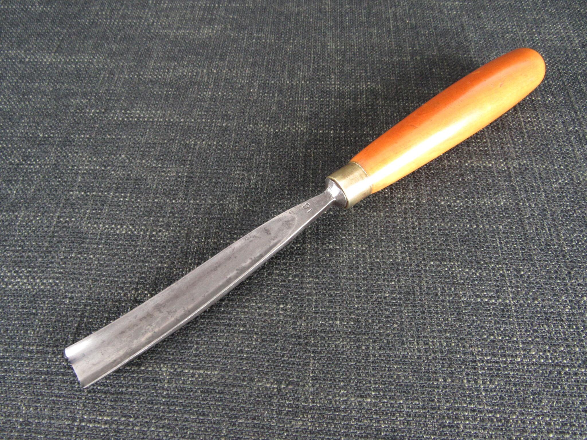 SJ ADDIS London No 16 Curved Carving Gouge - 5/8 inch
