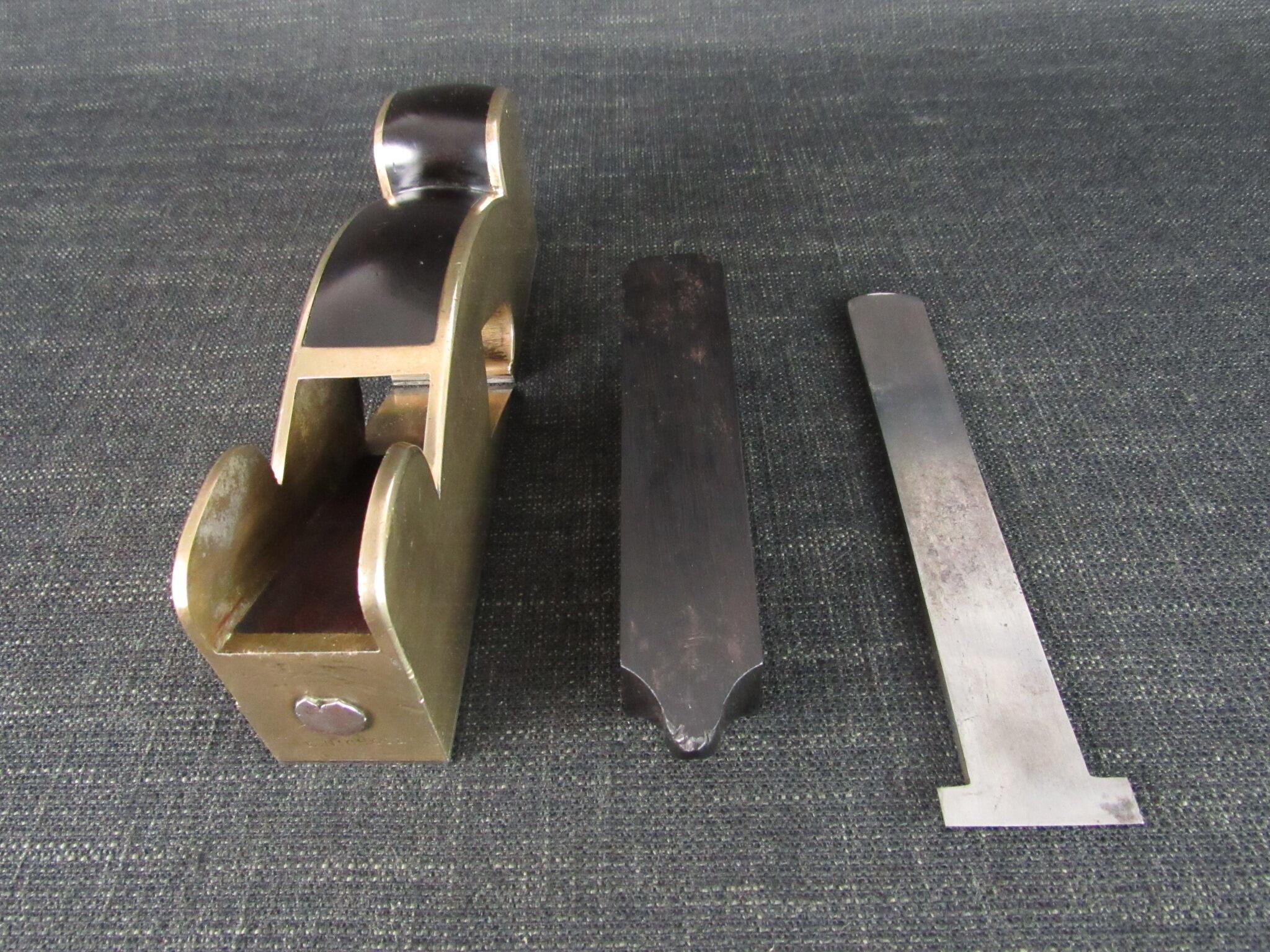 Brass or Gunmetal Shoulder Plane with Ebony Infill - GRIFFITHS Iron