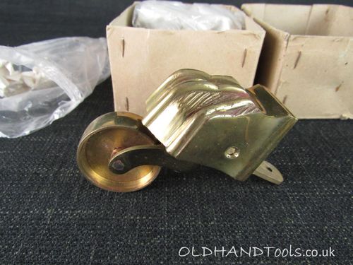 Set of 4 No 220 Vintage Polished Claw Castors - 1 1/4 x 1 9/16 inch