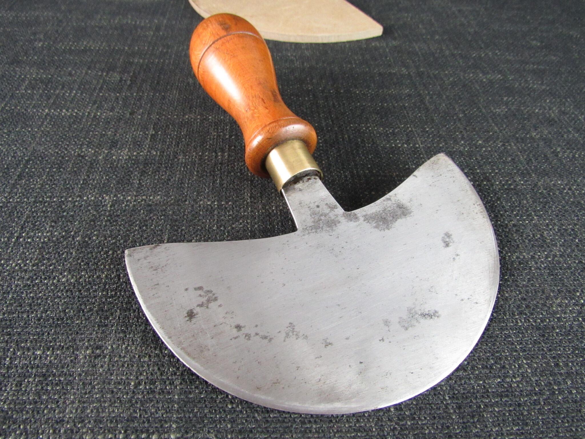 Saddlers Round Knife by ROBERT SORBY