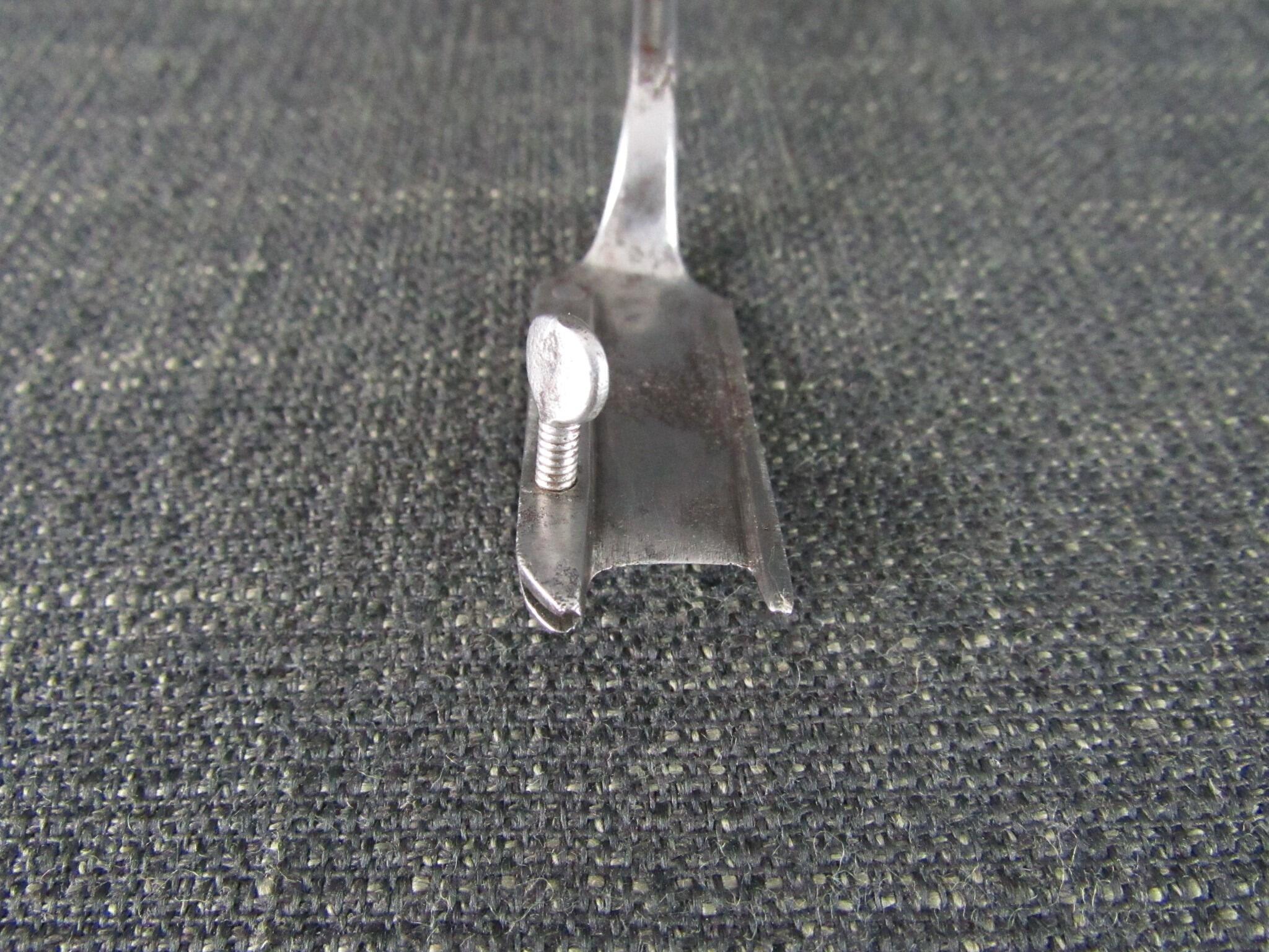 DIXON Screw Skirt Shave