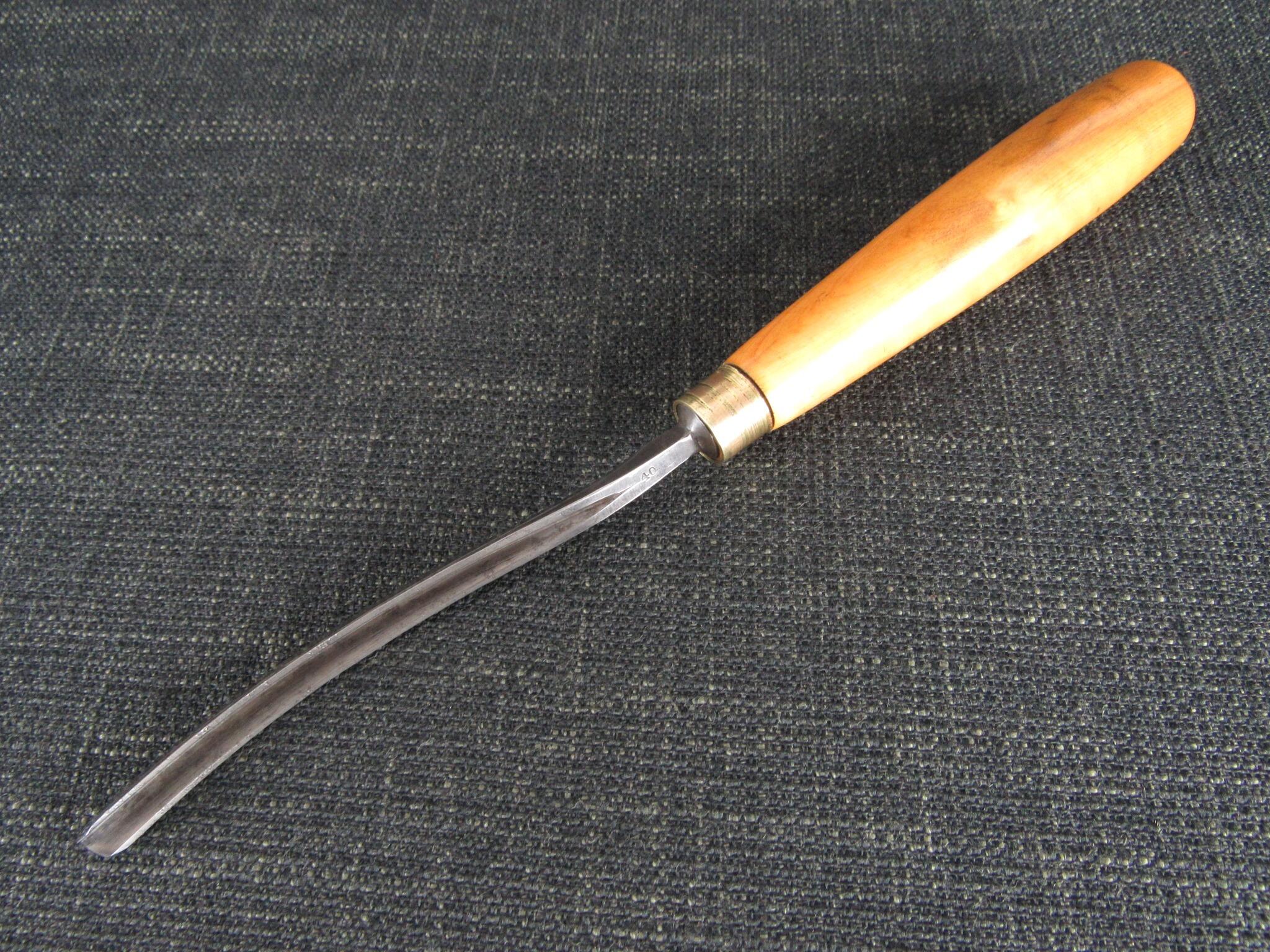 SJ ADDIS No 40 Curved V Carving Tool - 1/4 inch