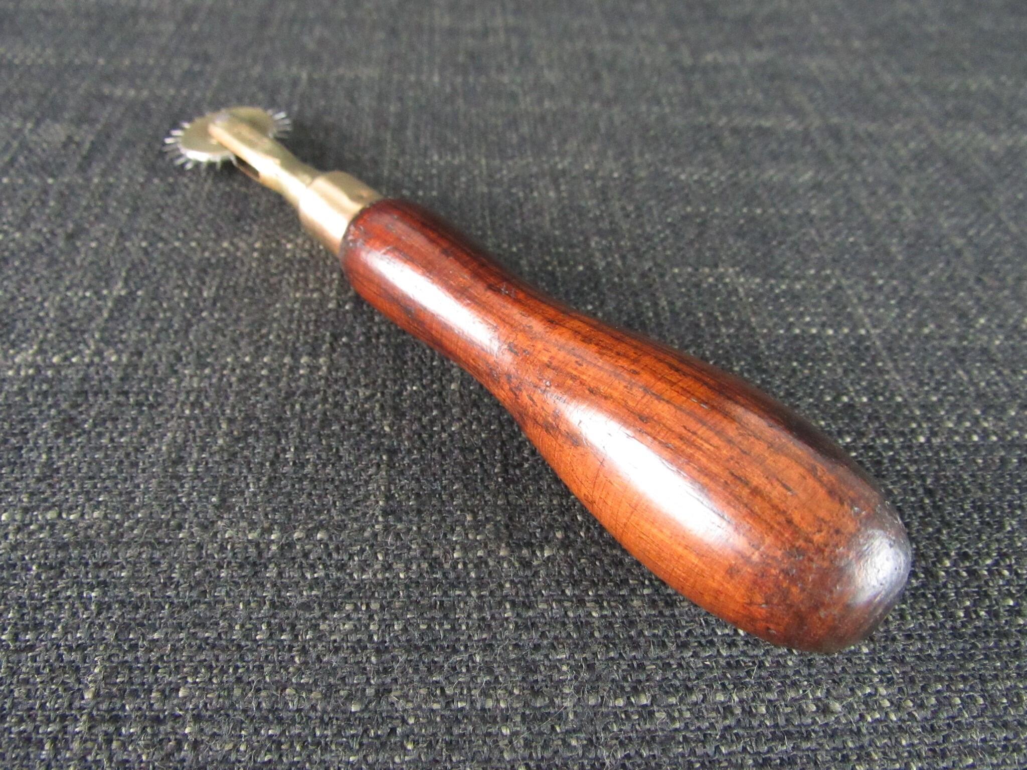 RICHARDSONS Pricking Wheel - Wheel Pricker