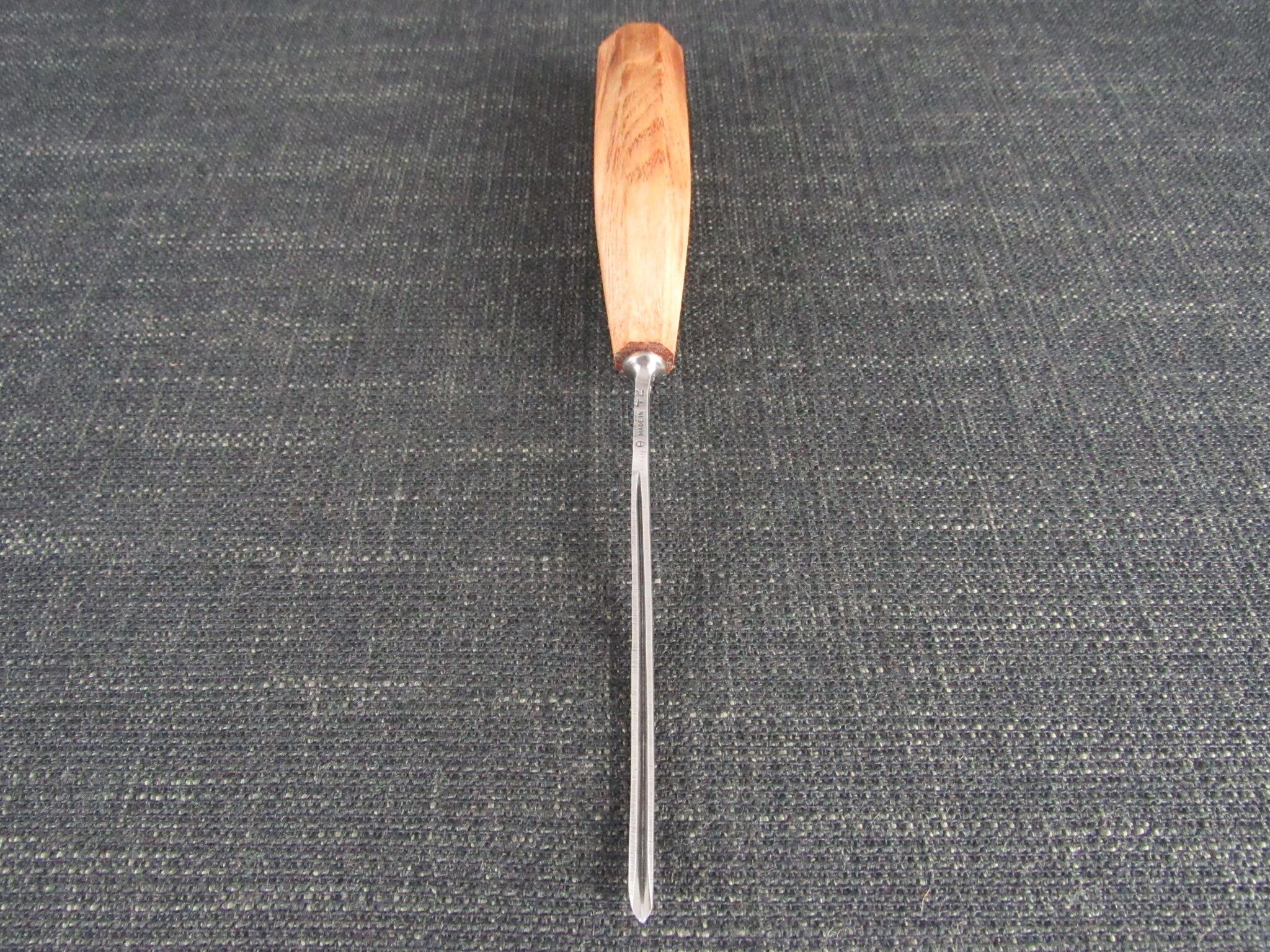 HENRY TAYLOR Curved V Caving Tool - 3mm 1/8 inch
