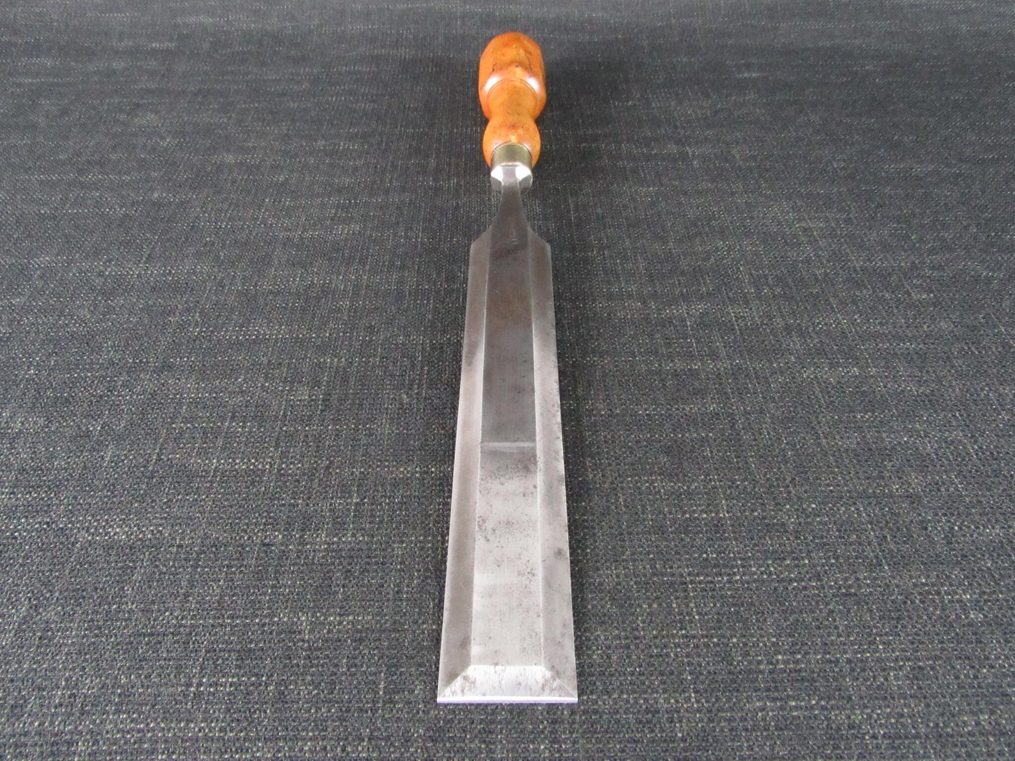 HENRY TAYLOR 1 1/2 inch Bevel Edge Paring Chisel