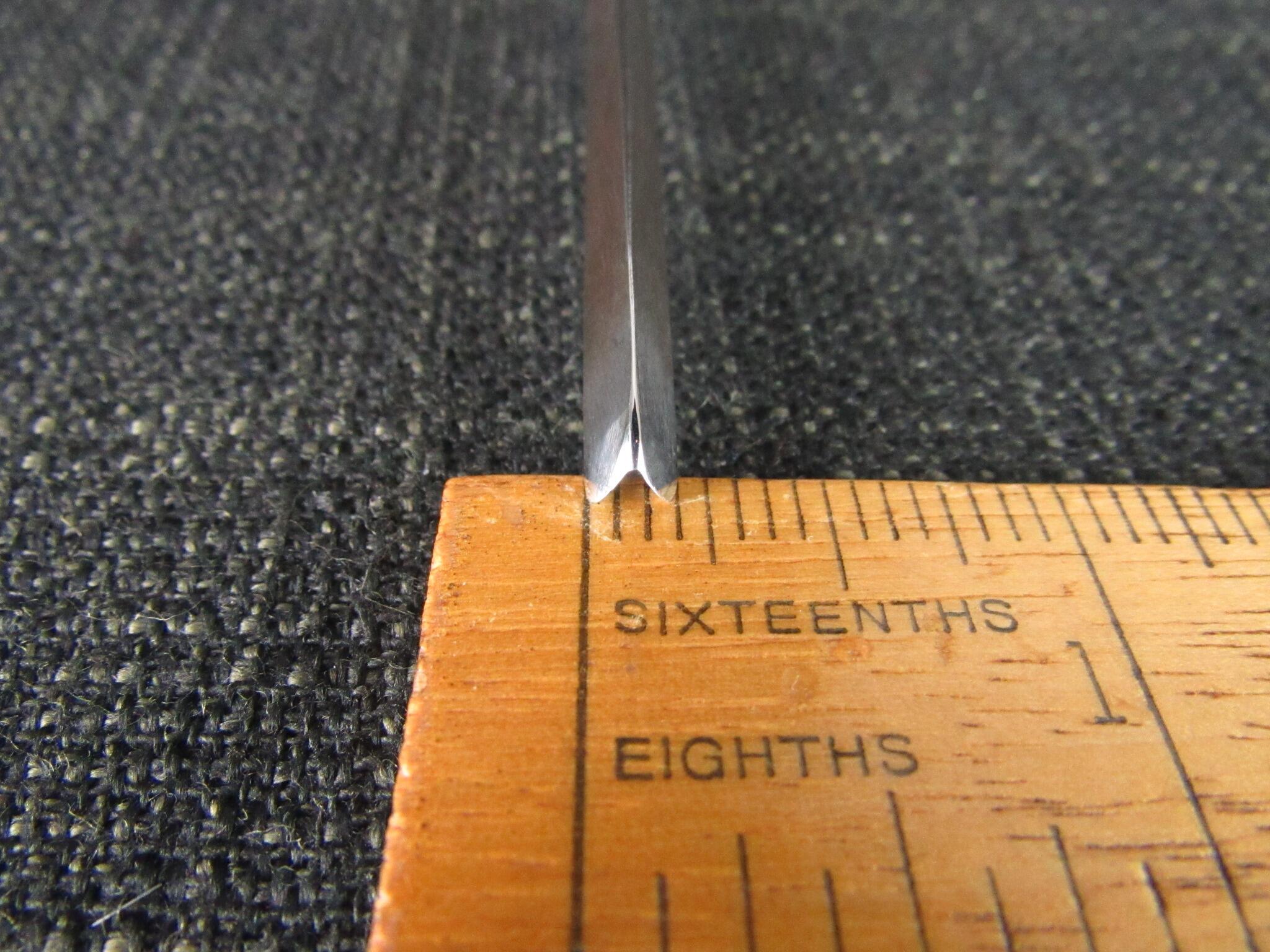 HENRY TAYLOR 3/16 inch V Carving Gouge - No 7 Sweep