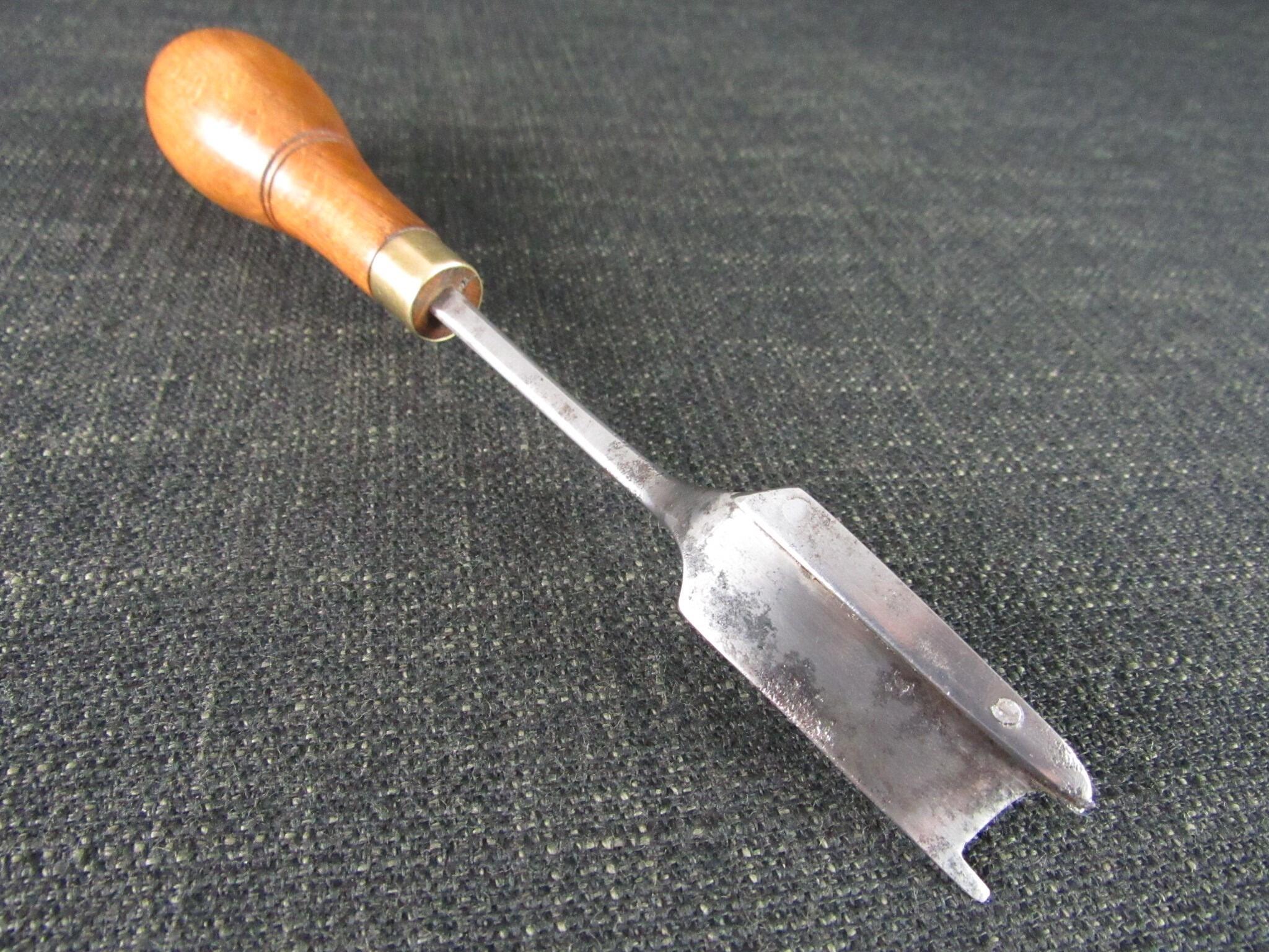 DIXON Screw Skirt Shave