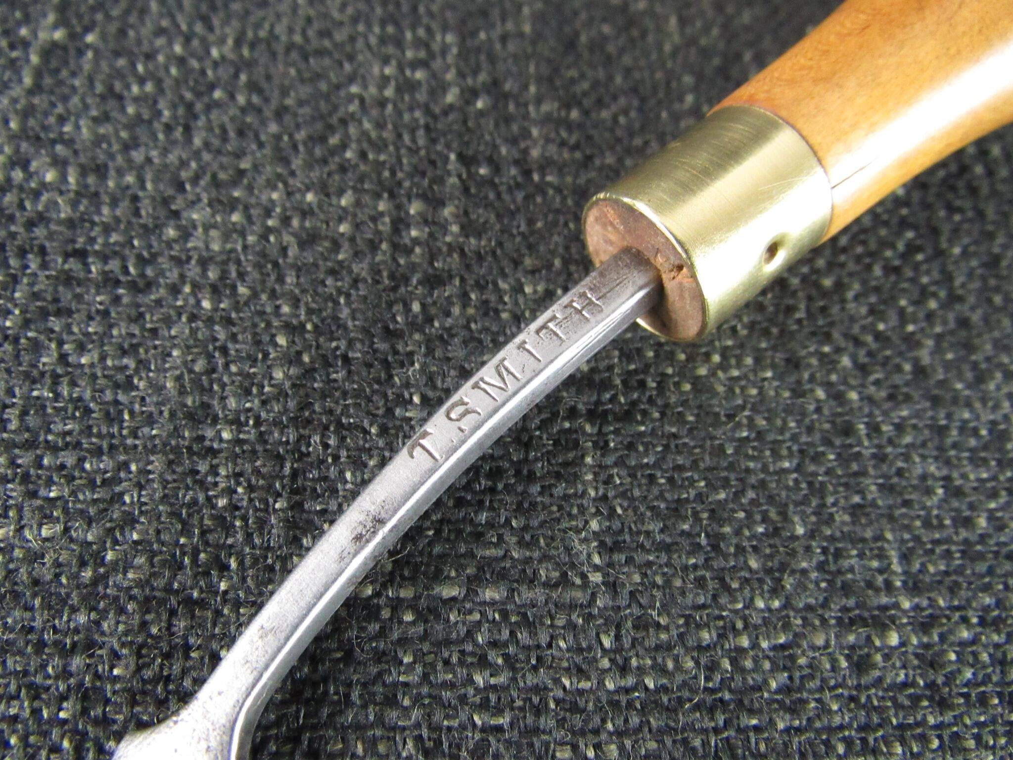 T SMITH Crease Iron