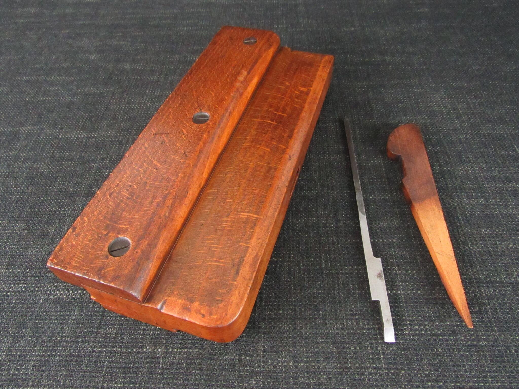 MOSELEY Casemakers Plane