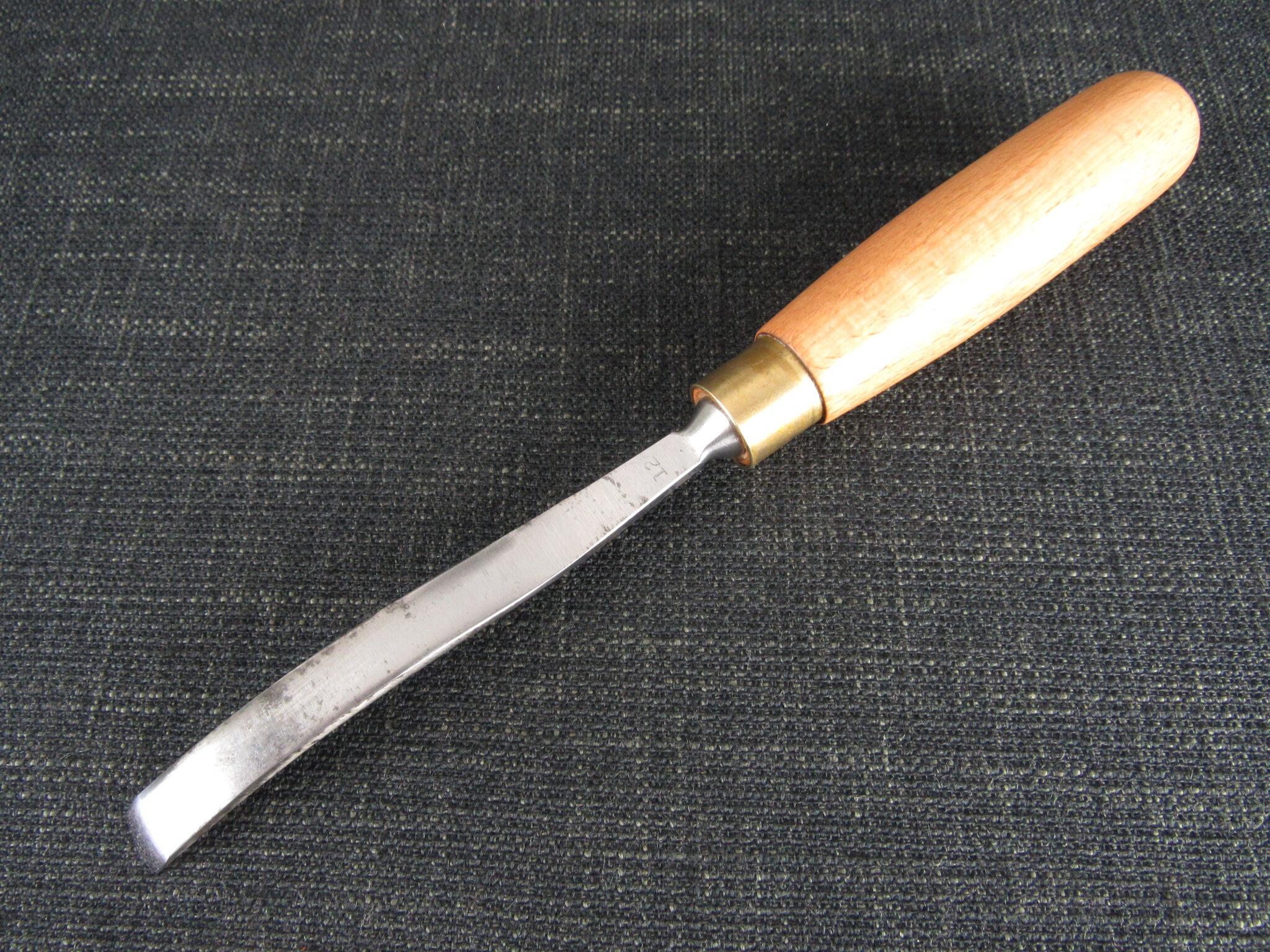 ASHLEY ILES No 12 Curved Carving Gouge - 7/16 inch