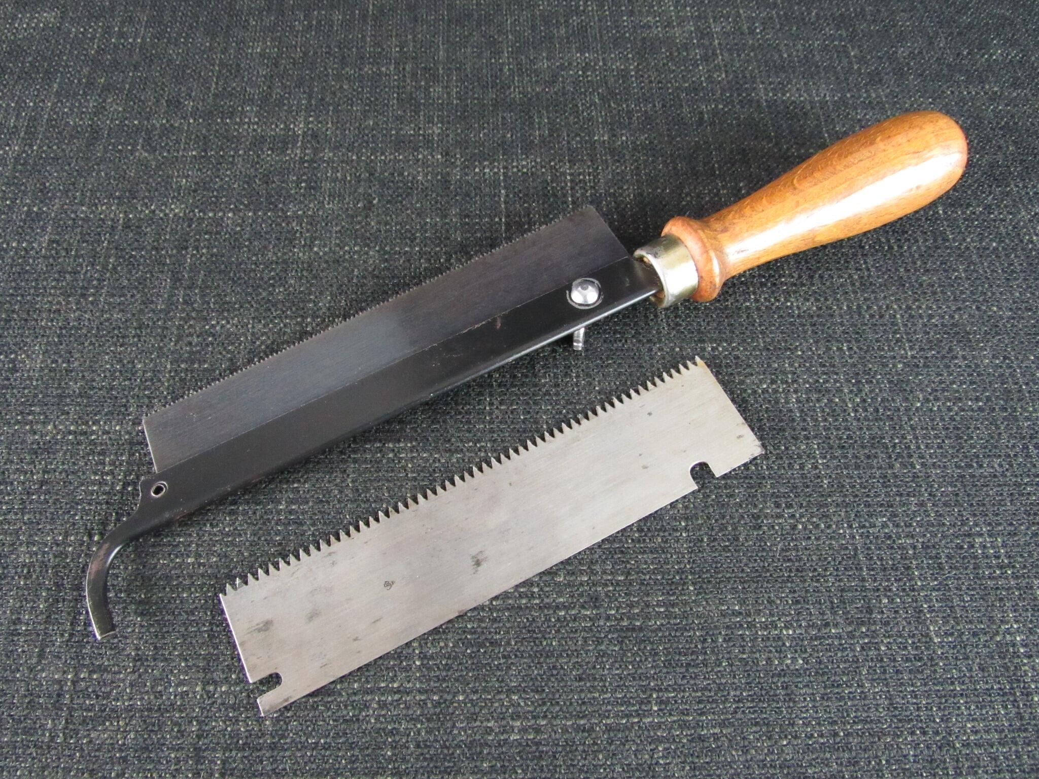 Blitz Saw with 2 Blades