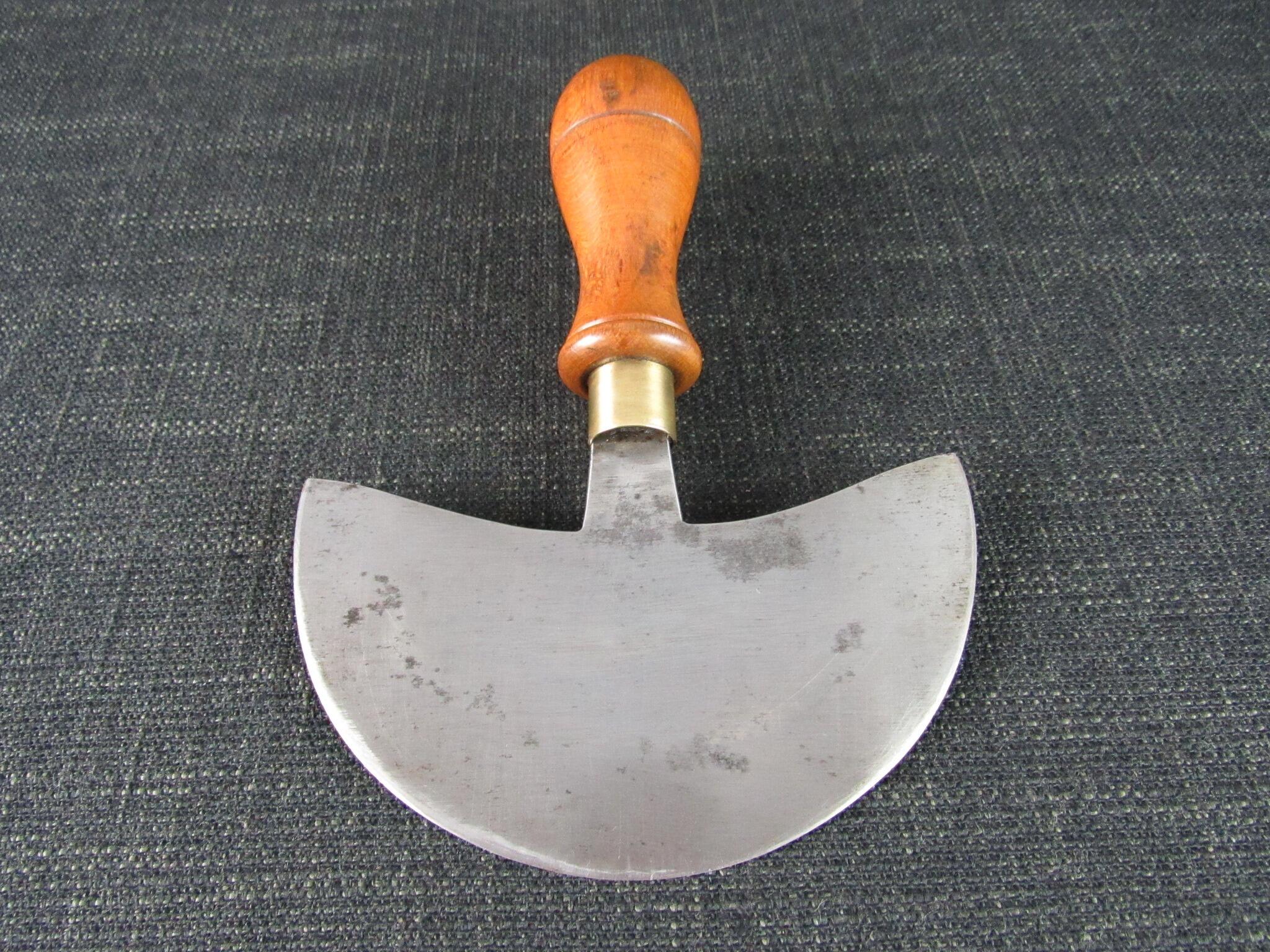 Saddlers Round Knife by ROBERT SORBY