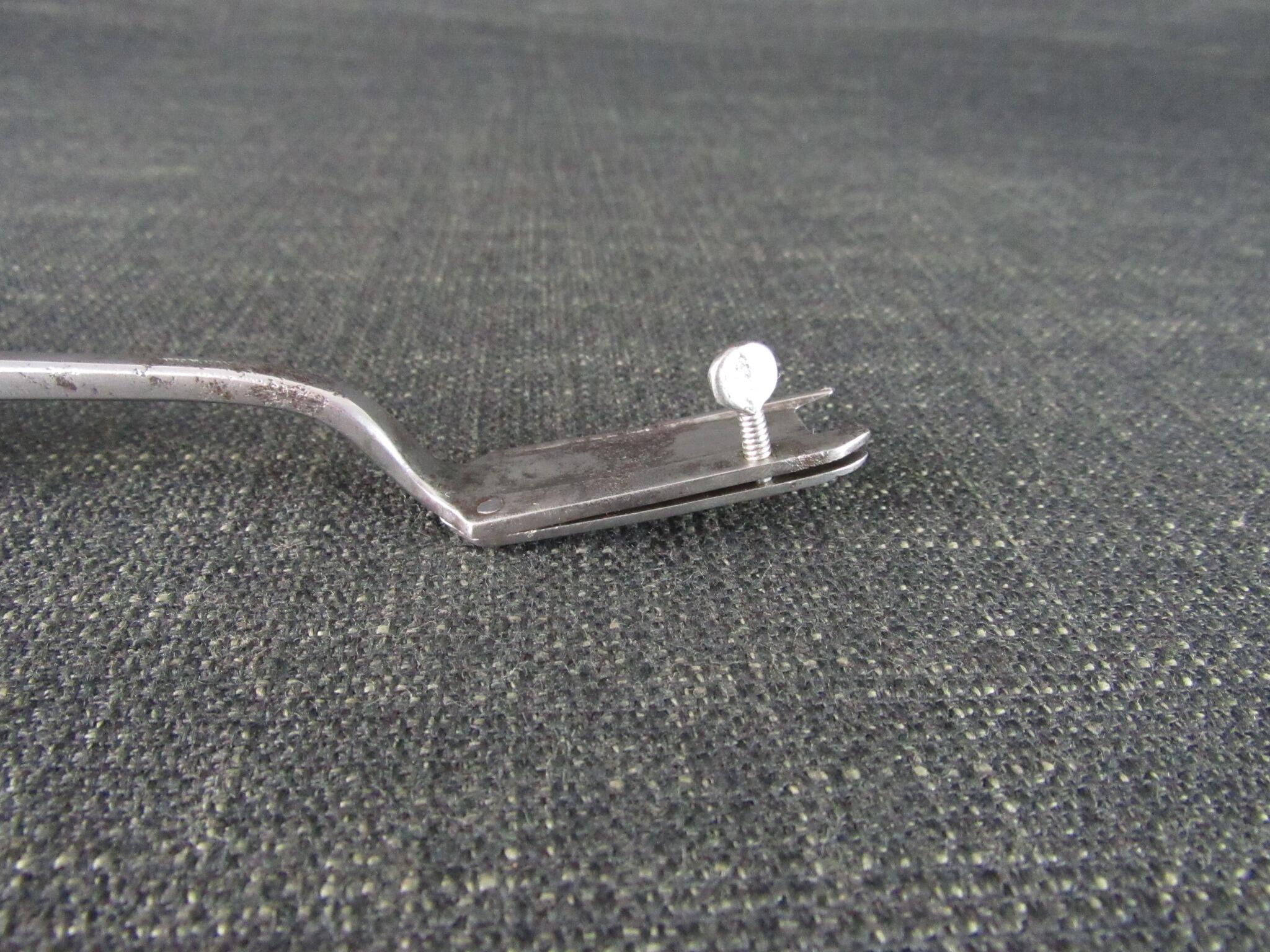 DIXON Screw Skirt Shave
