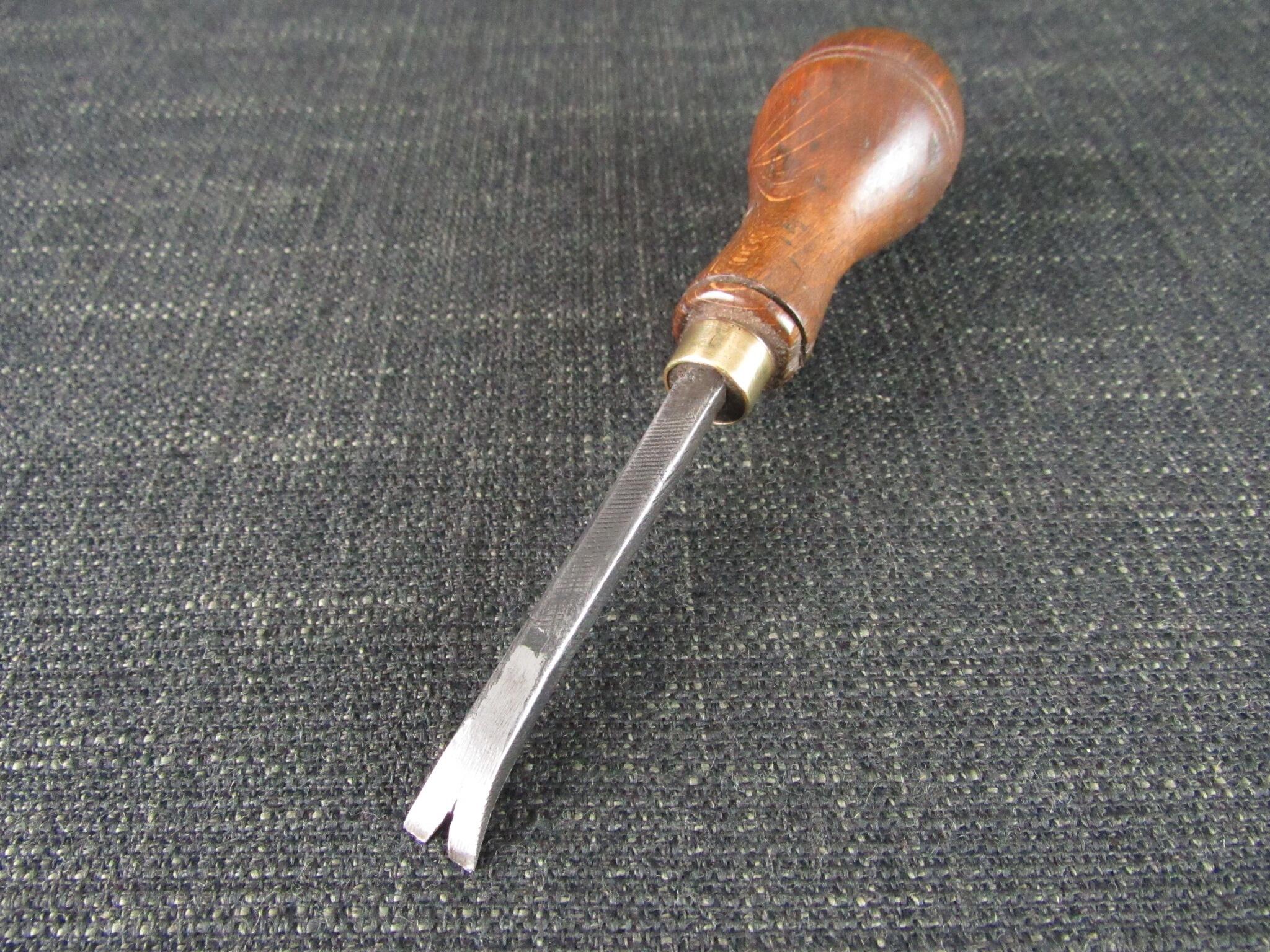 Nail Claw Tack Lifter