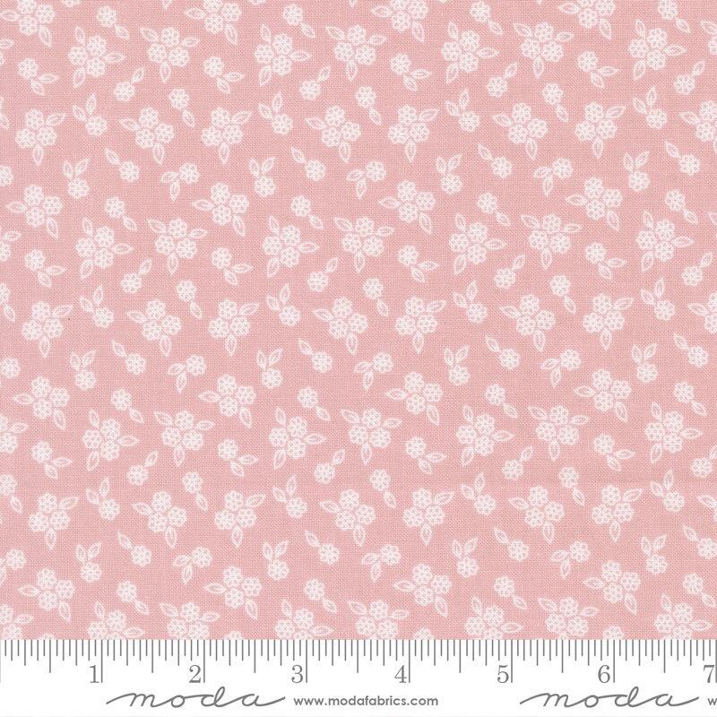 Moda Pastel Prairie - Petals Fading Rose