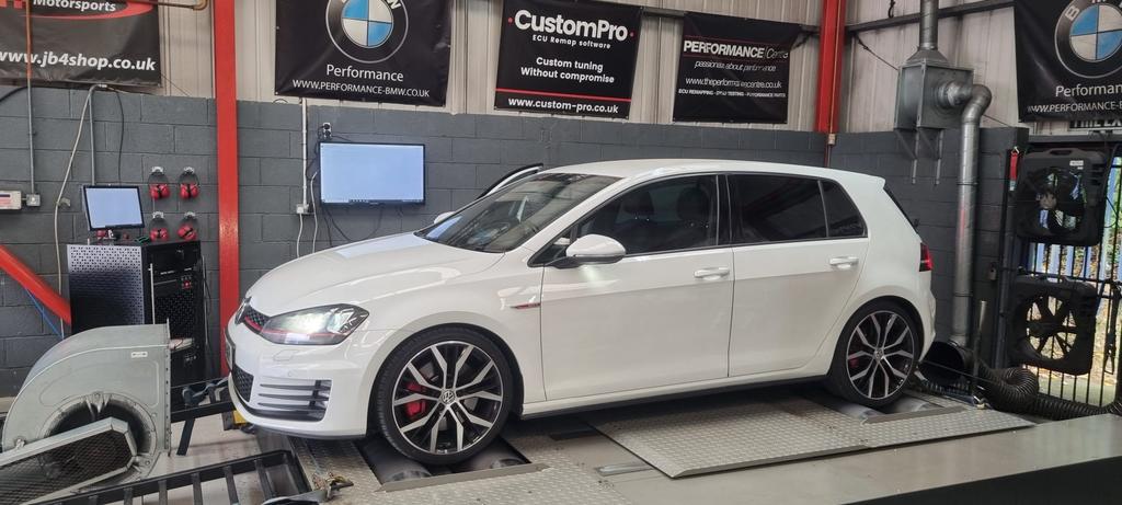 VOLKSWAGEN GOLF GTI STAGE 1 CUSTOMPRO TUNE