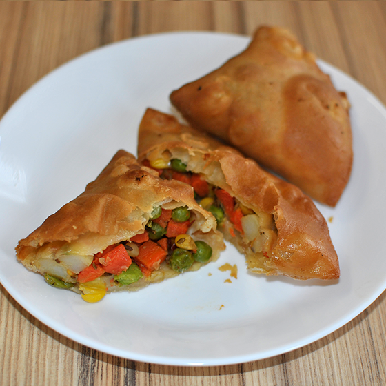 Spicy Mix Vegetable Samosas, Vegetarian | Arzu Samosa Savouries