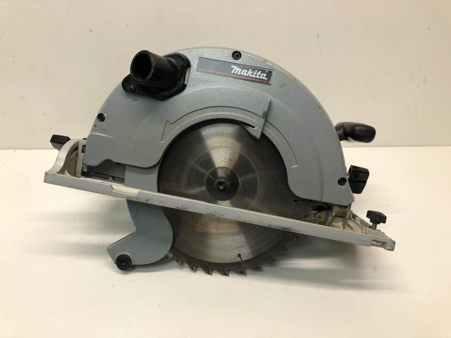 Makita R Circular Saw