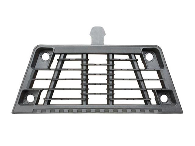 This is an image of Renault Step Plate, Upper L/H & R/H 7482275624 690162 HGV Truck Part