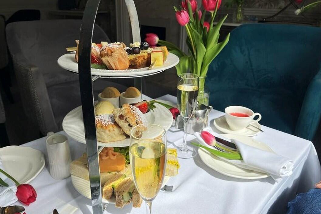 Tranquility Spa Day with 30 Minute Treatment, Afternoon Tea & Prosecco for Two at Hotel Collingwood
