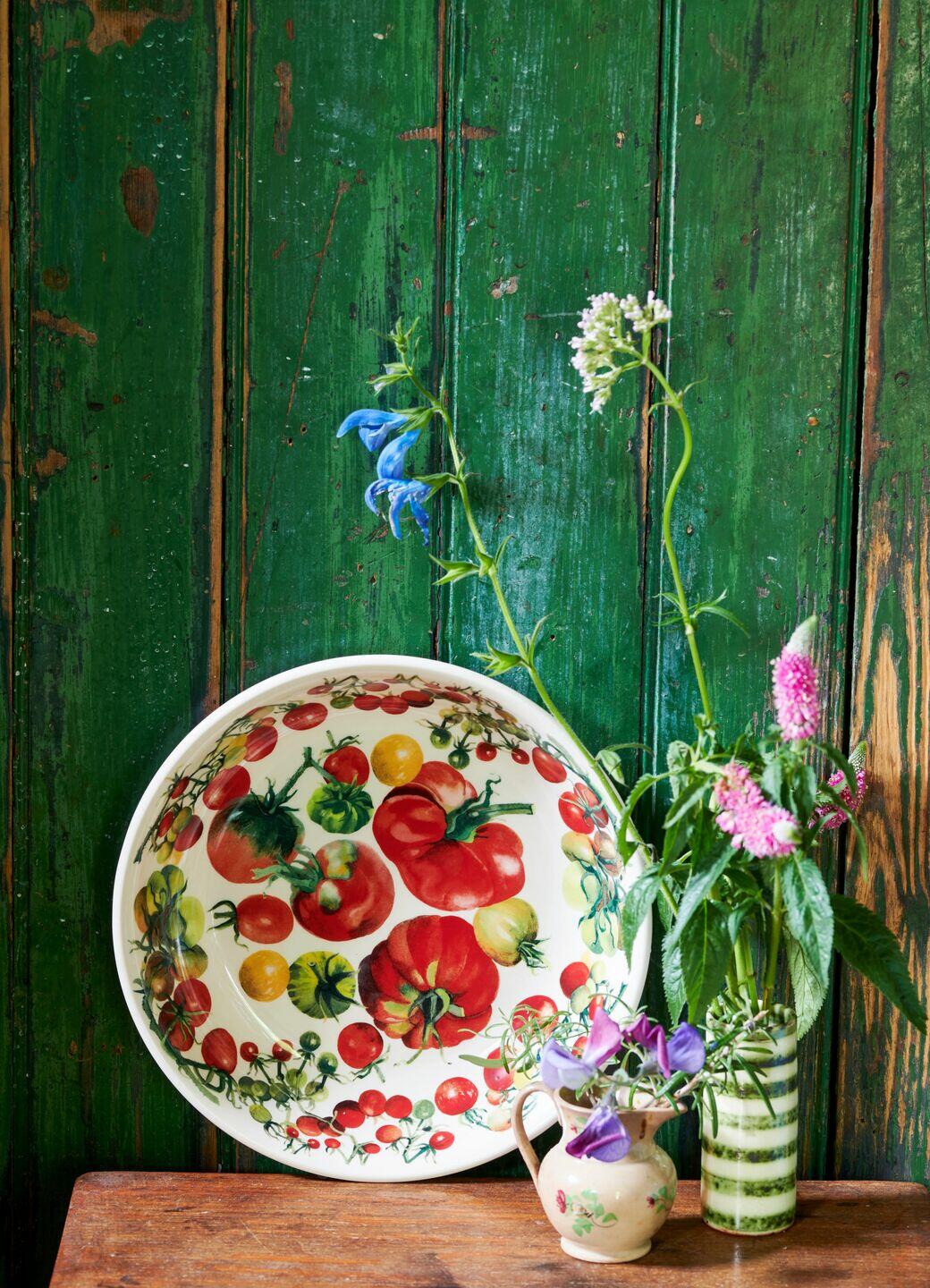 Emma Bridgewater Vegetable Garden Tomatoes Medium Pasta Bowl - Unique Handmade & Handpainted English Earthenware Decorative Plates