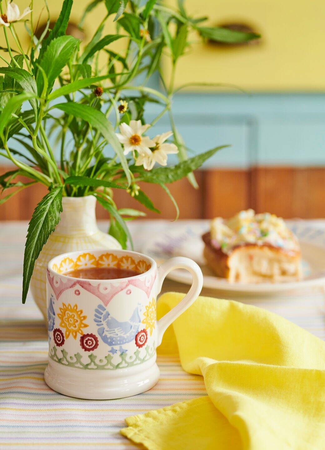 Emma Bridgewater Hen & Border 1/2 Pint Mug - Unique Handmade & Handpainted English Earthenware Tea/Coffee Mug