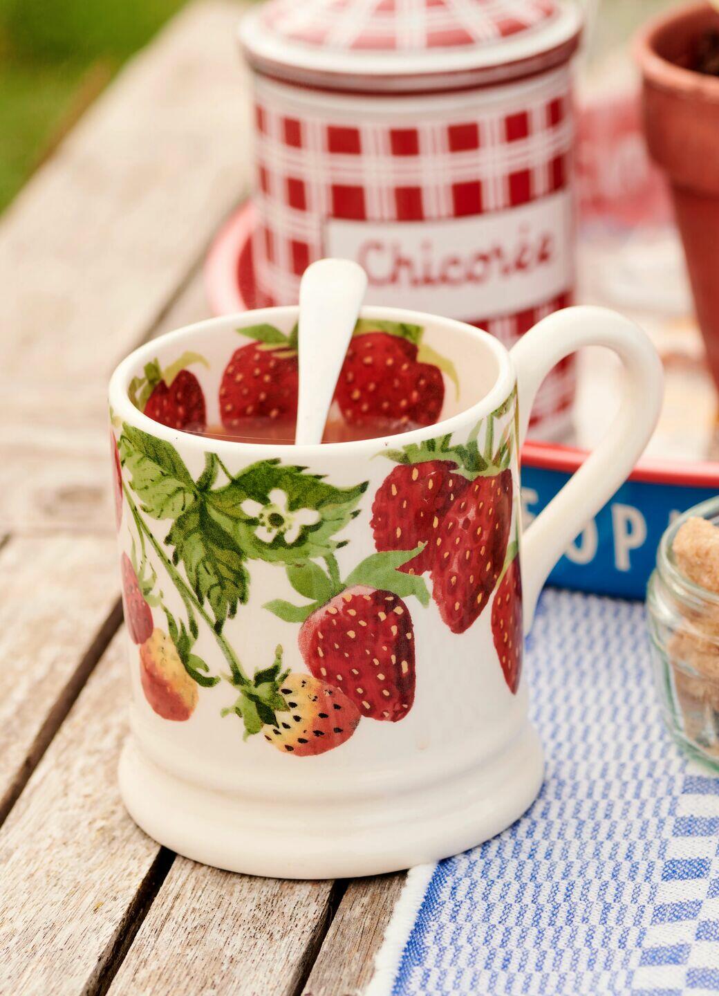 Emma Bridgewater Strawberries 1/2 Pint Mug - Unique Handmade & Handpainted English Earthenware Tea/Coffee Mug