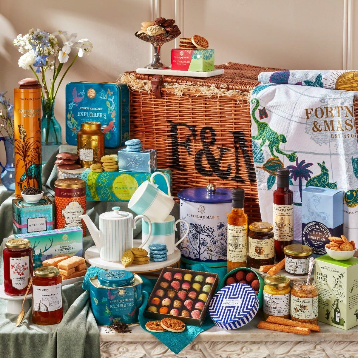 The Globetrotter Hamper, Biscuits, Chocolates, Teas, Fortnum & Mason