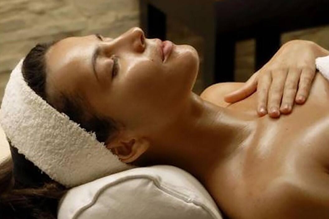 Spa Day with 110 Minute Treatment and Afternoon Tea for One at Potters Resorts Five Lakes - Weekend