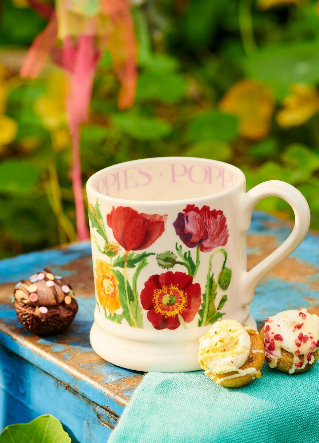 Emma Bridgewater Poppy 1/2 Pint Mug - Unique Handmade & Handpainted English Earthenware Tea/Coffee Mug