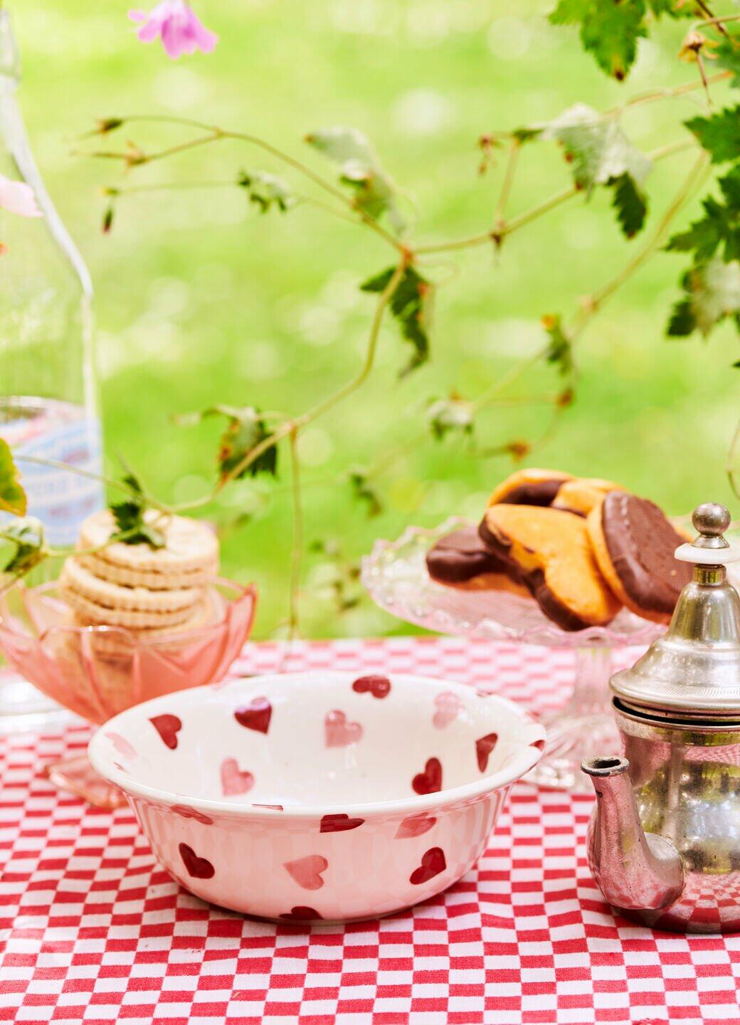 Emma Bridgewater | Pink Hearts Cereal Bowl - Unique Handmade & Handpainted English Earthenware Decorative Plates