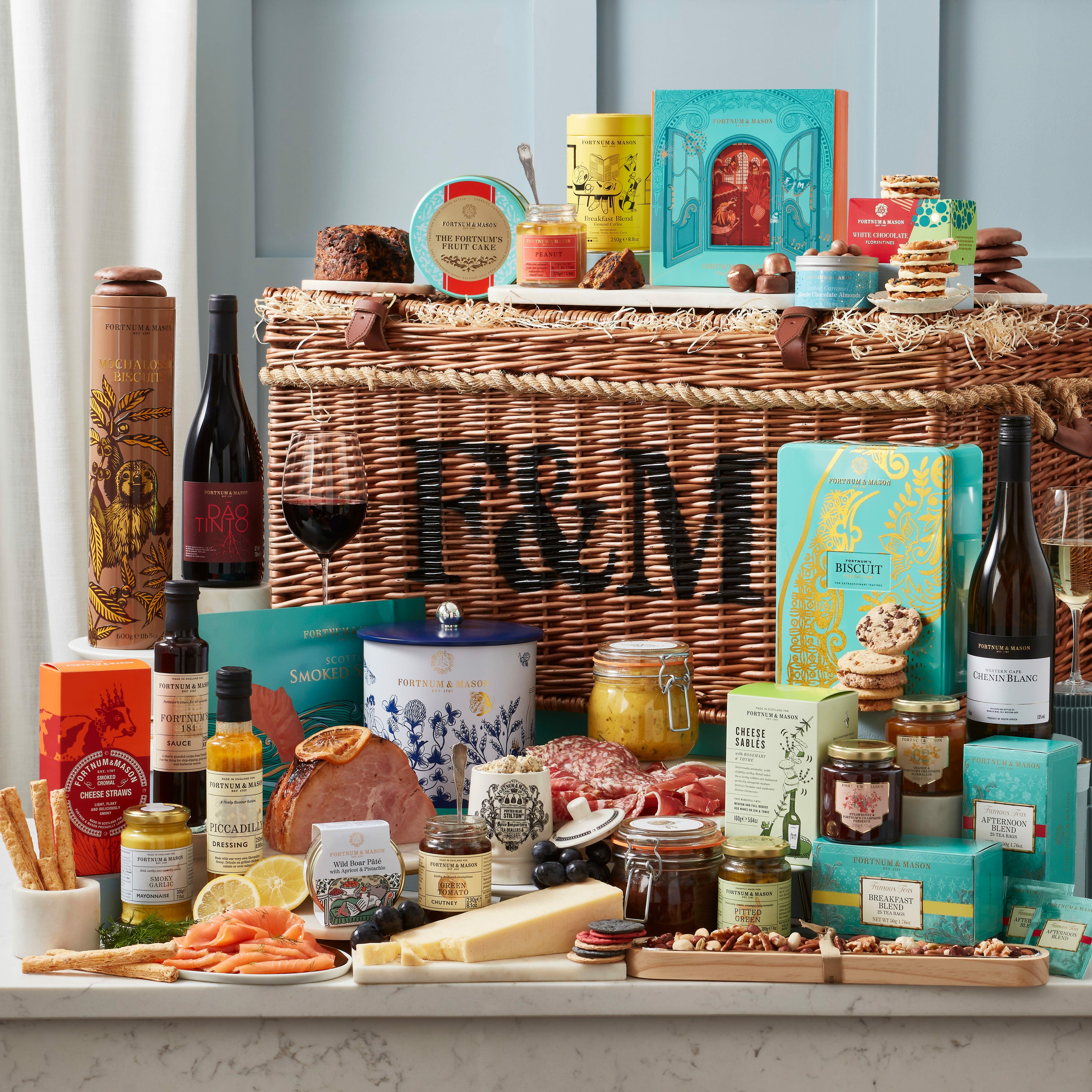 The Feast Hamper, Biscuits, Teas, Preserves, Smoked Salmon, Tipples, Fortnum & Mason