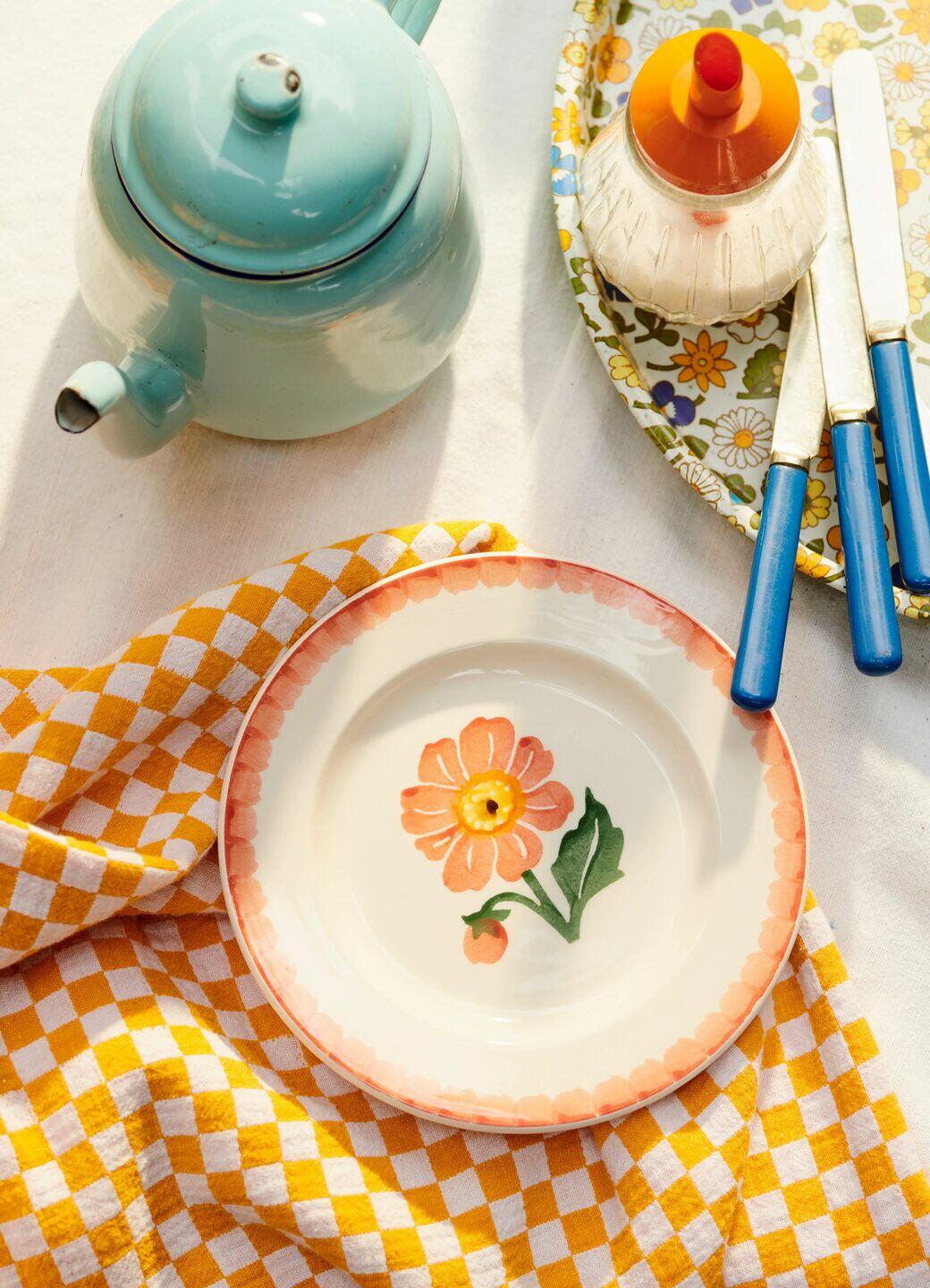 Dahlia 6 1/2 Inch Plate - Unique Handmade & Handpainted English Earthenware British-Made Pottery Plates