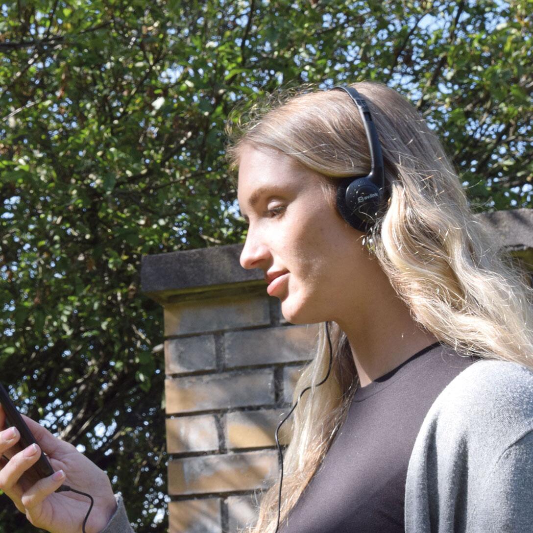 AV:Link SH30 Lightweight Stereo Headphones. - 100.439UK