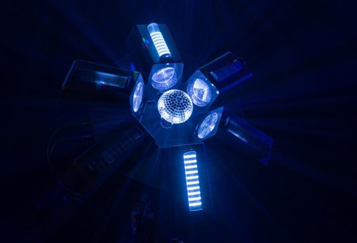 Showtec Typhoon 640, 6x RGBW LED mirror ball light effect