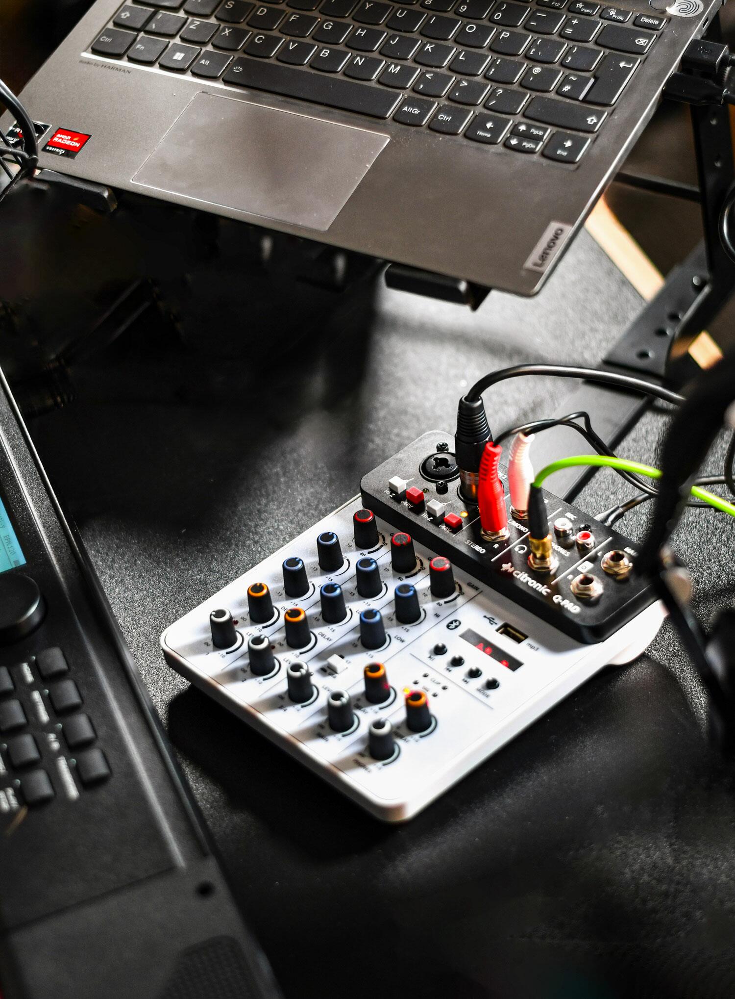 Citronic QPAD Mini Mixer with USB/BT and Audio Interface 170.814UK