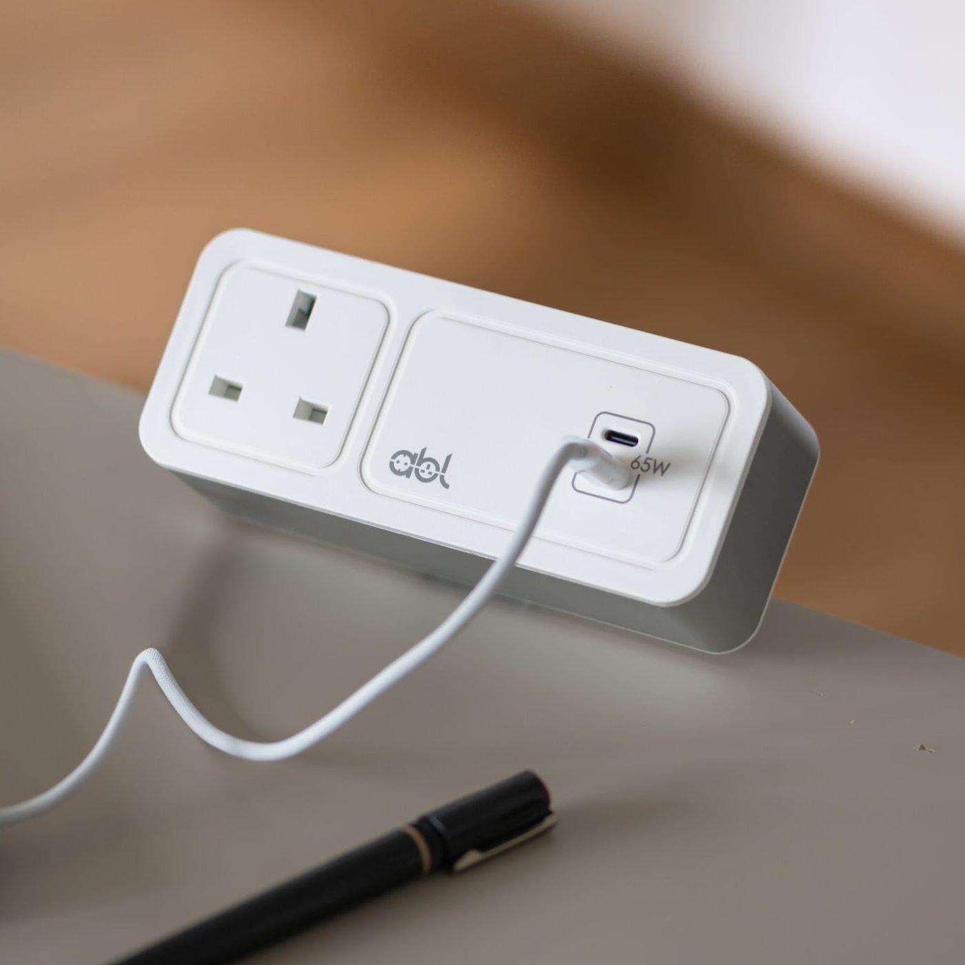 Axis65 Desktop Power Module in White and Silver with USB C+C 65 Watt Charging from Aerofoil