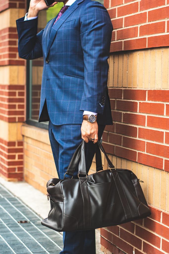 CLOTHES THAT SELL - THE FIRST STEP TO SELLING IS SELLING YOURSELF