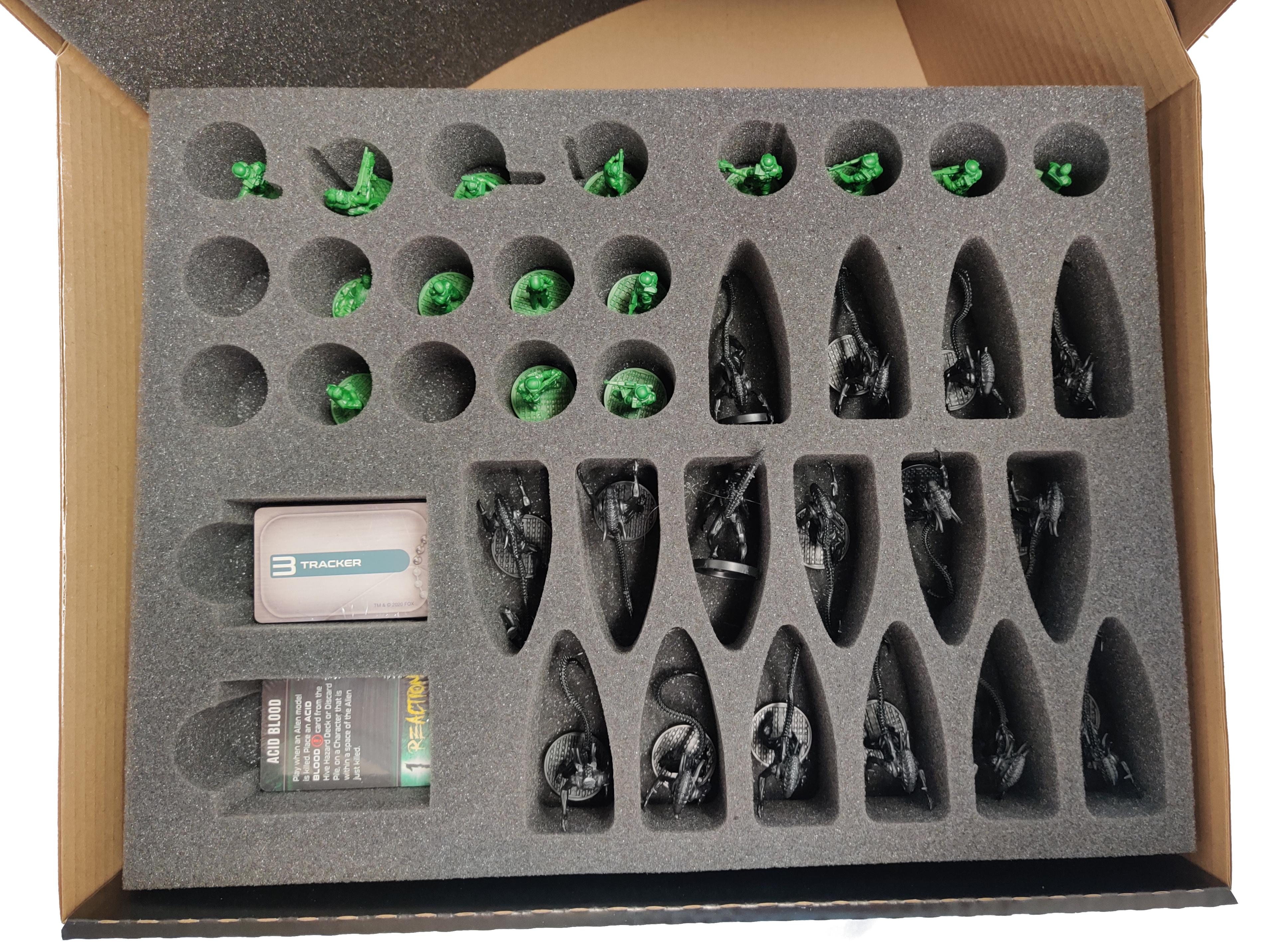 Aliens: Another Glorious Day In The Corps Defender Figure Case - Gifts for Geeks Leicester