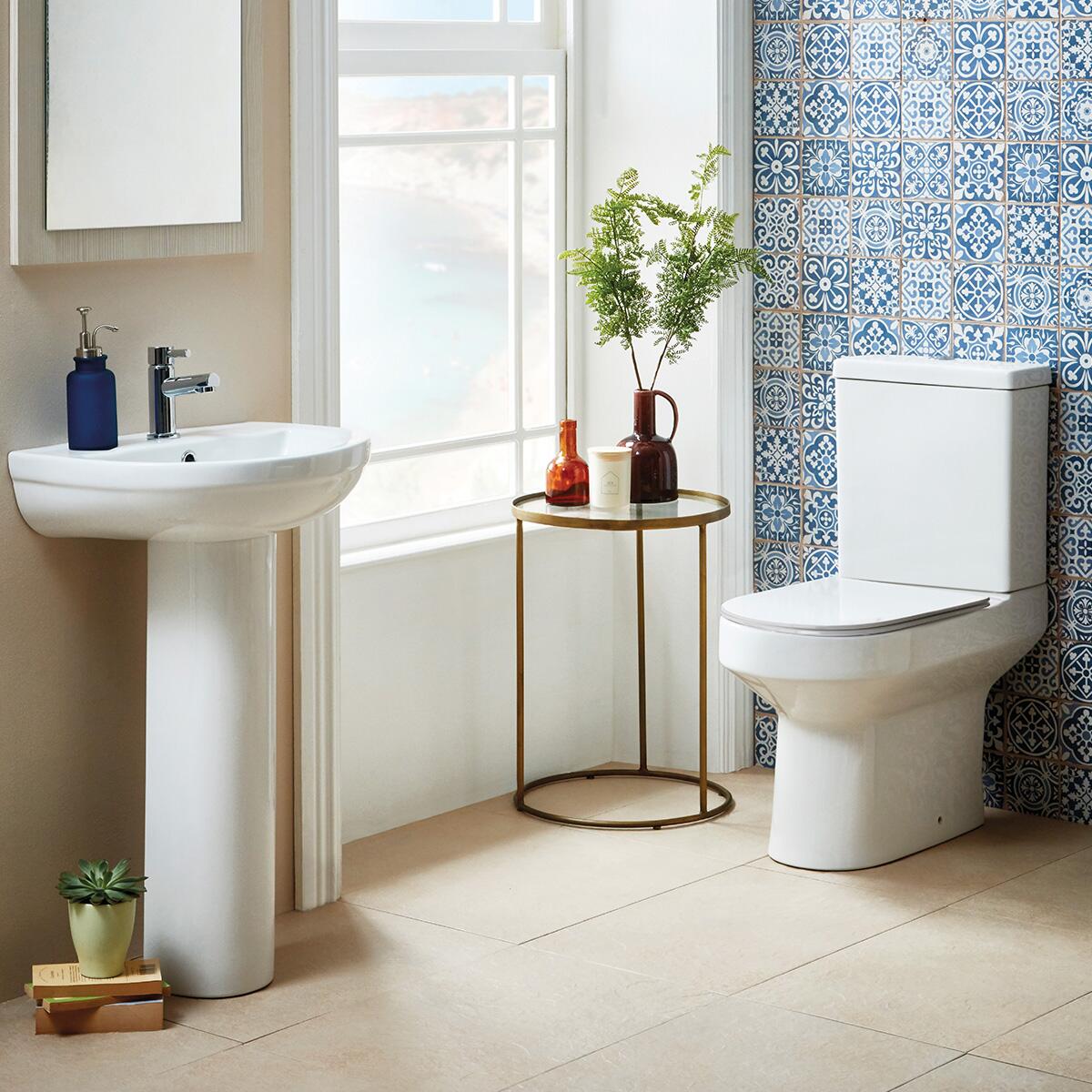 Scudo Spa Full Pedestal in White, modern round design