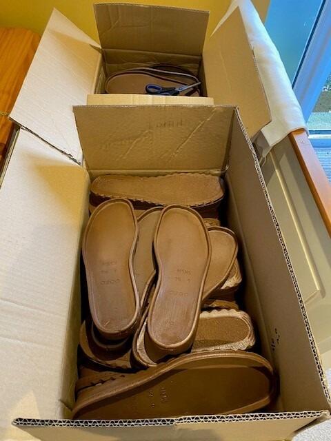 Brown Soles Men 8.5 - 9- arrived