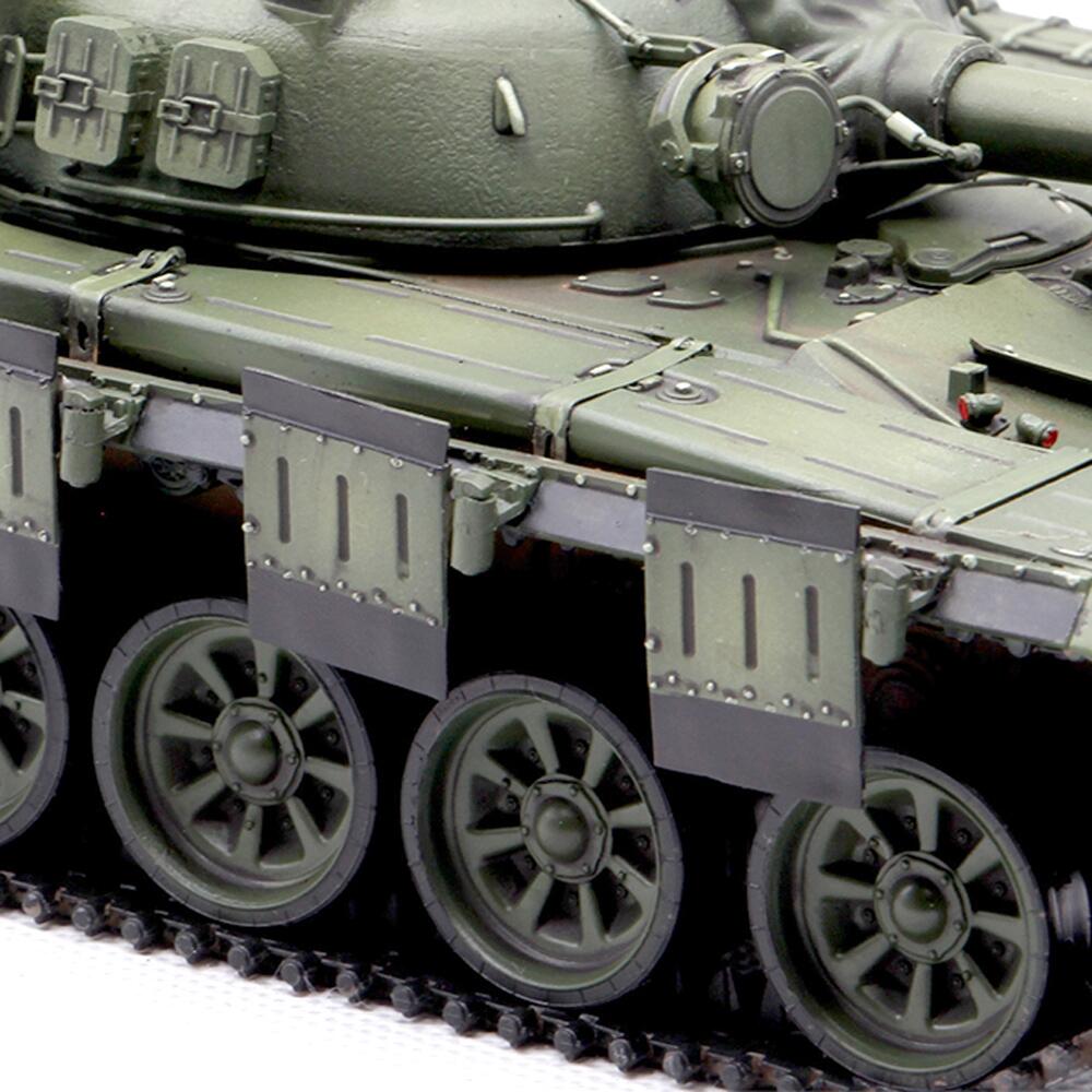 View 5 Trumpeter Soviet Main Battle Tank T-72 Ural Model Kit Scale 1:35 PKTM09601
