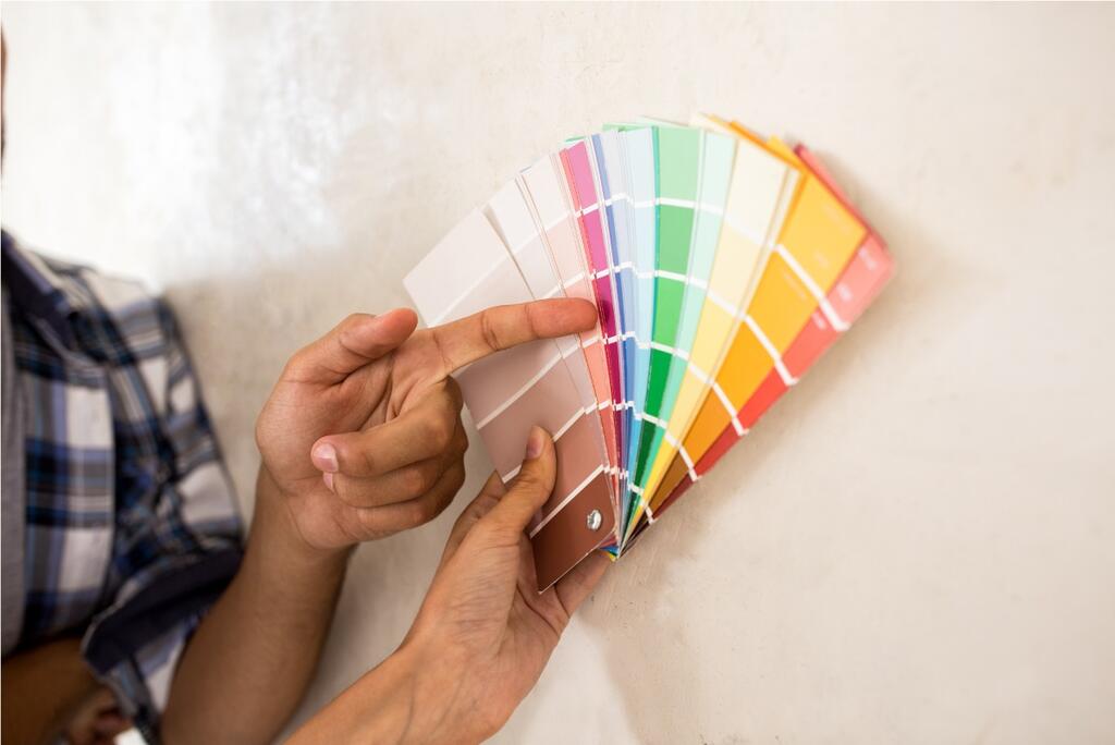 Decorating a rental house on a budget