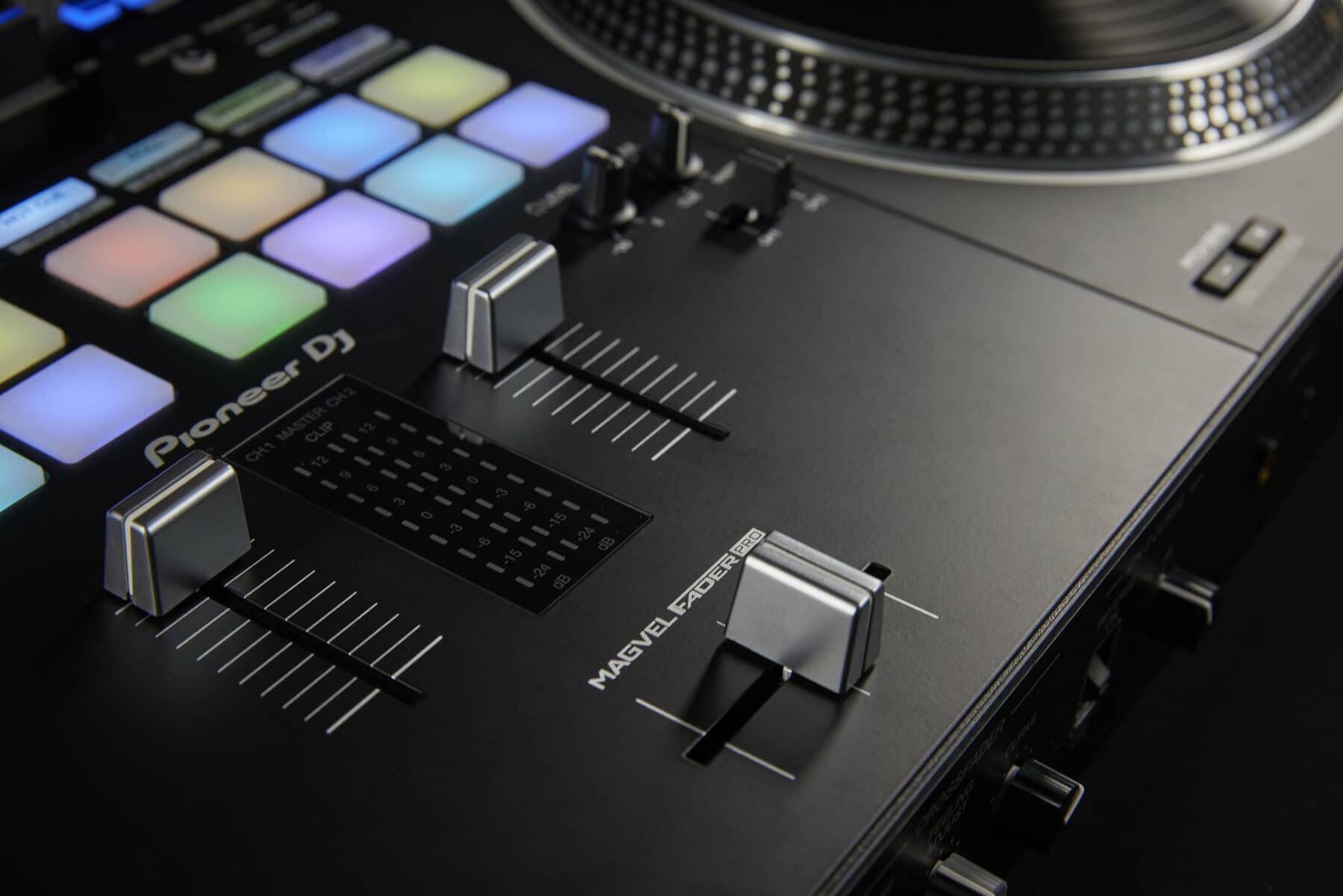 Pioneer DJ DDJ-REV7 Serato DJ Pro Controller lifestyle image 3