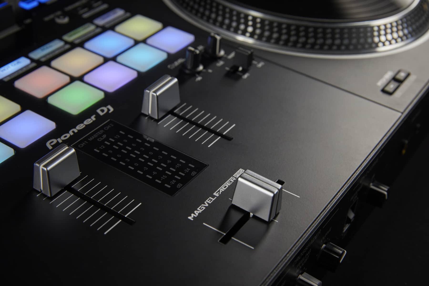 Pioneer DJ DDJ-REV7 Serato DJ Pro Controller lifestyle image 3